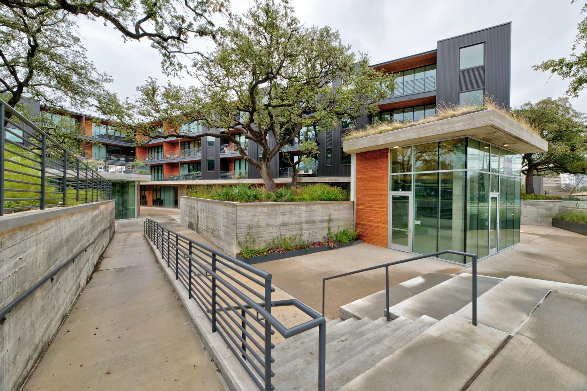 900 S 1st St # 218, Austin, TX 78704
