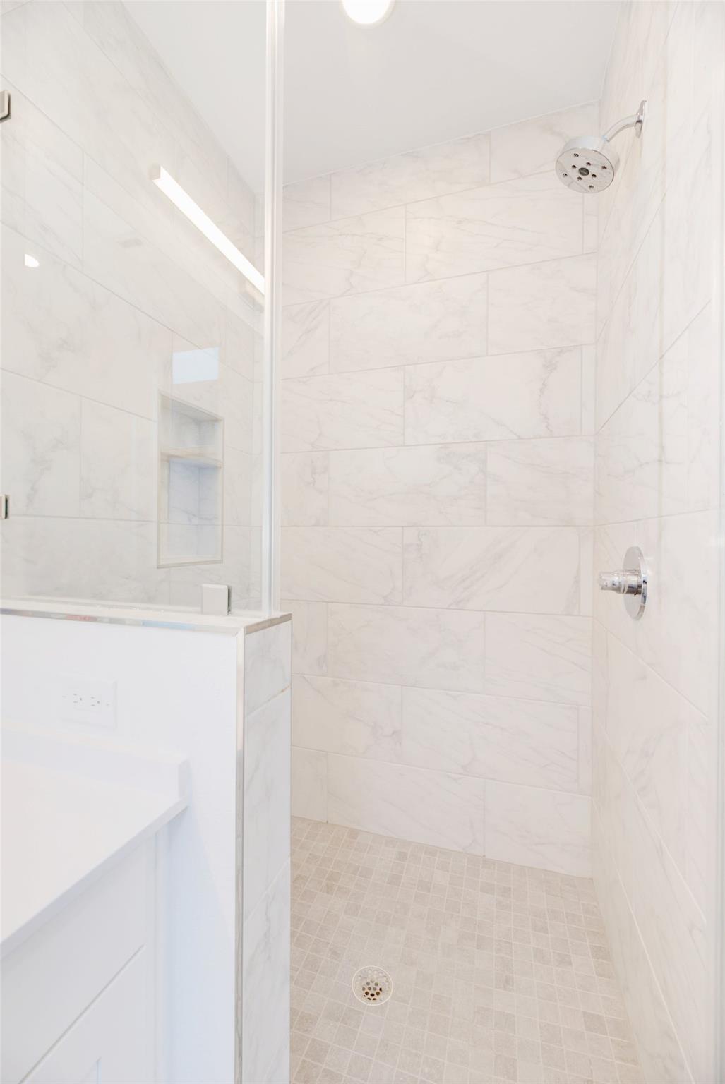 900 S 1st St # 218, Austin, TX 78704