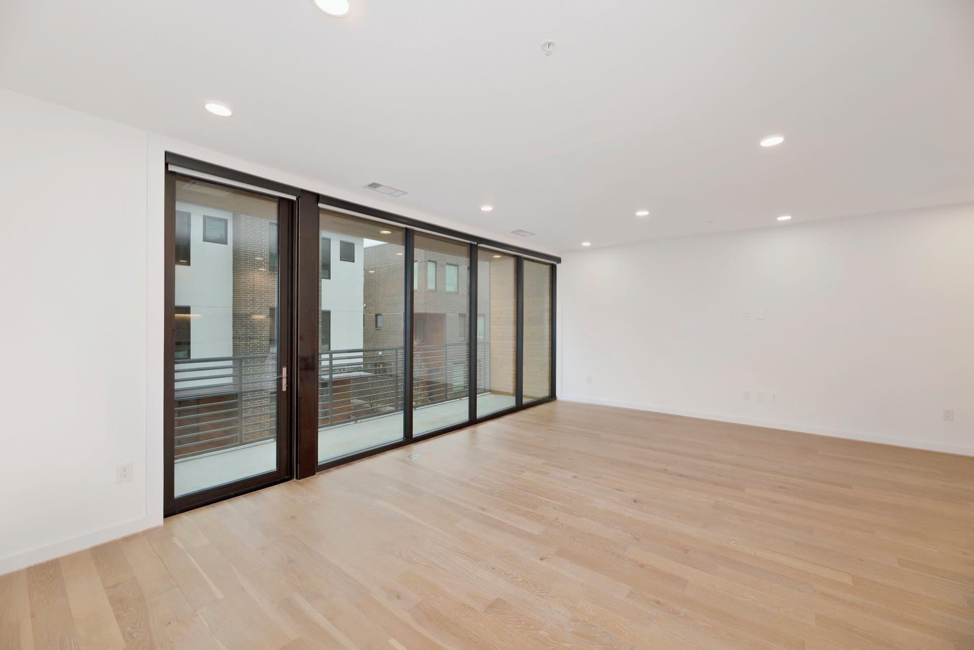 900 S 1st St # 218, Austin, TX 78704