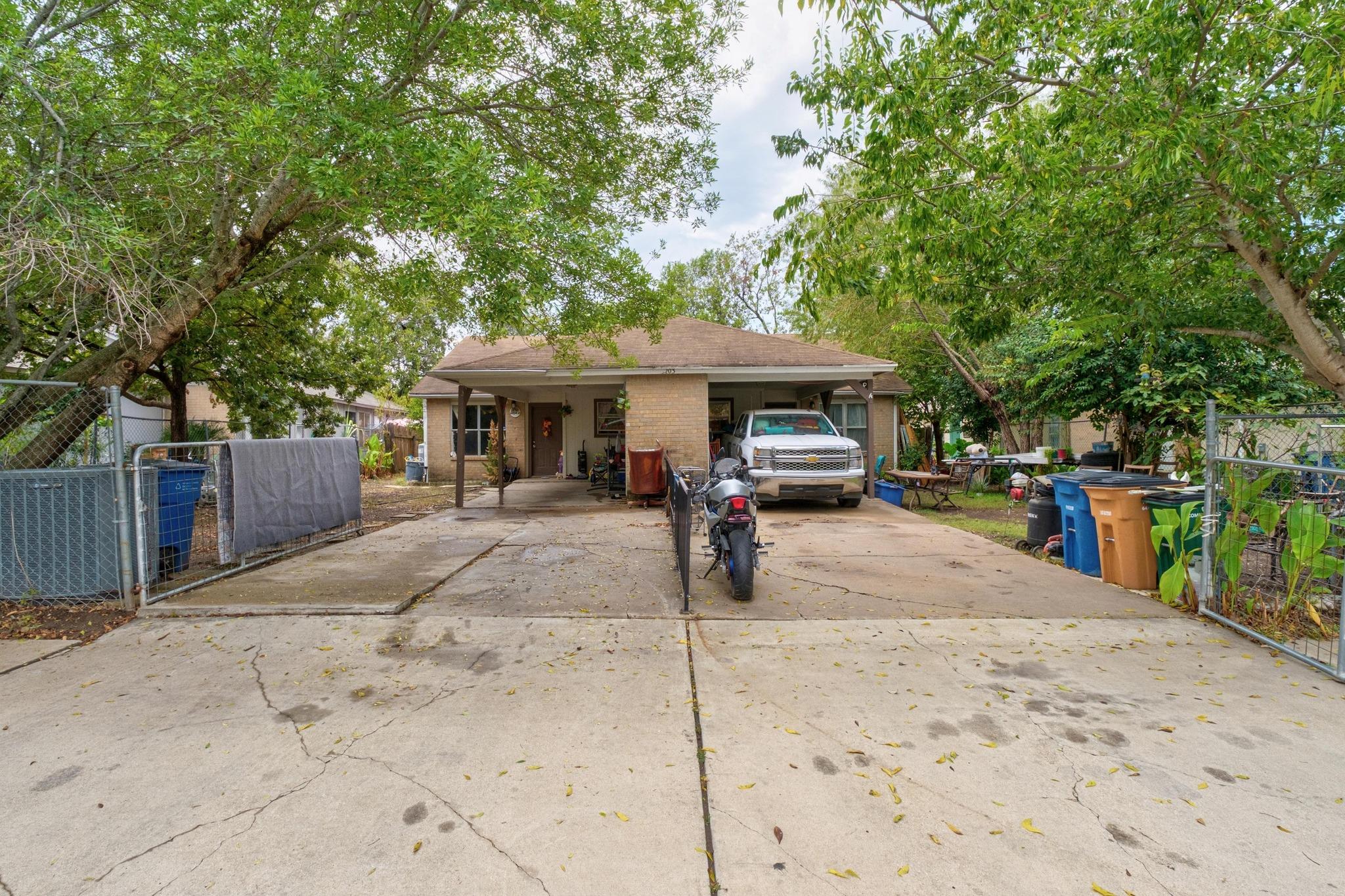 8203 Colony Loop Dr, Austin, TX 78724