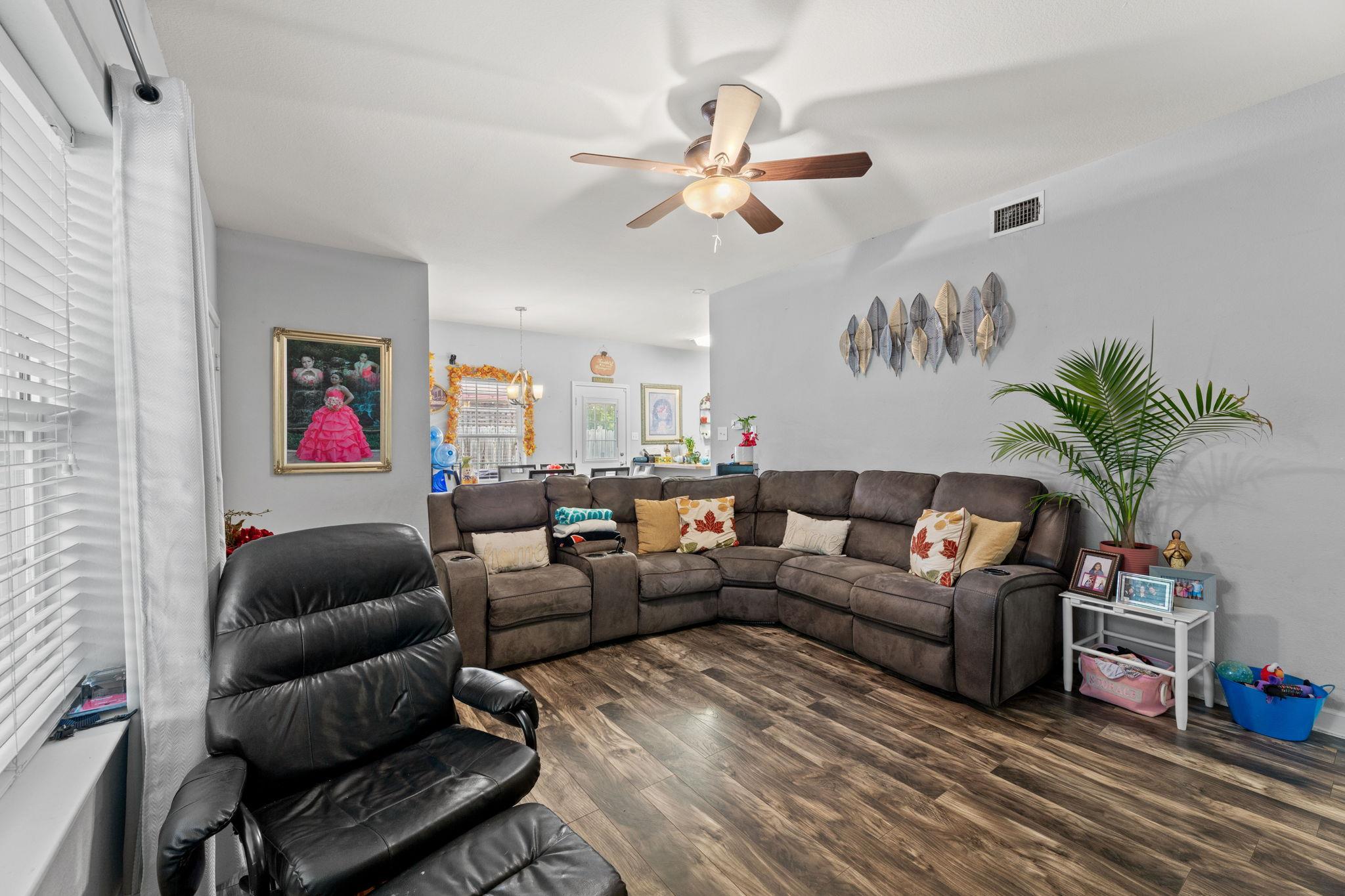 618 Northern Trl, Leander, TX 78641