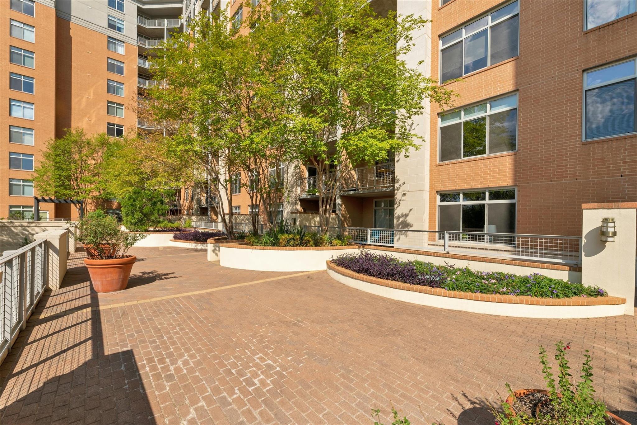 54 Rainey St # 416, Austin, TX 78701