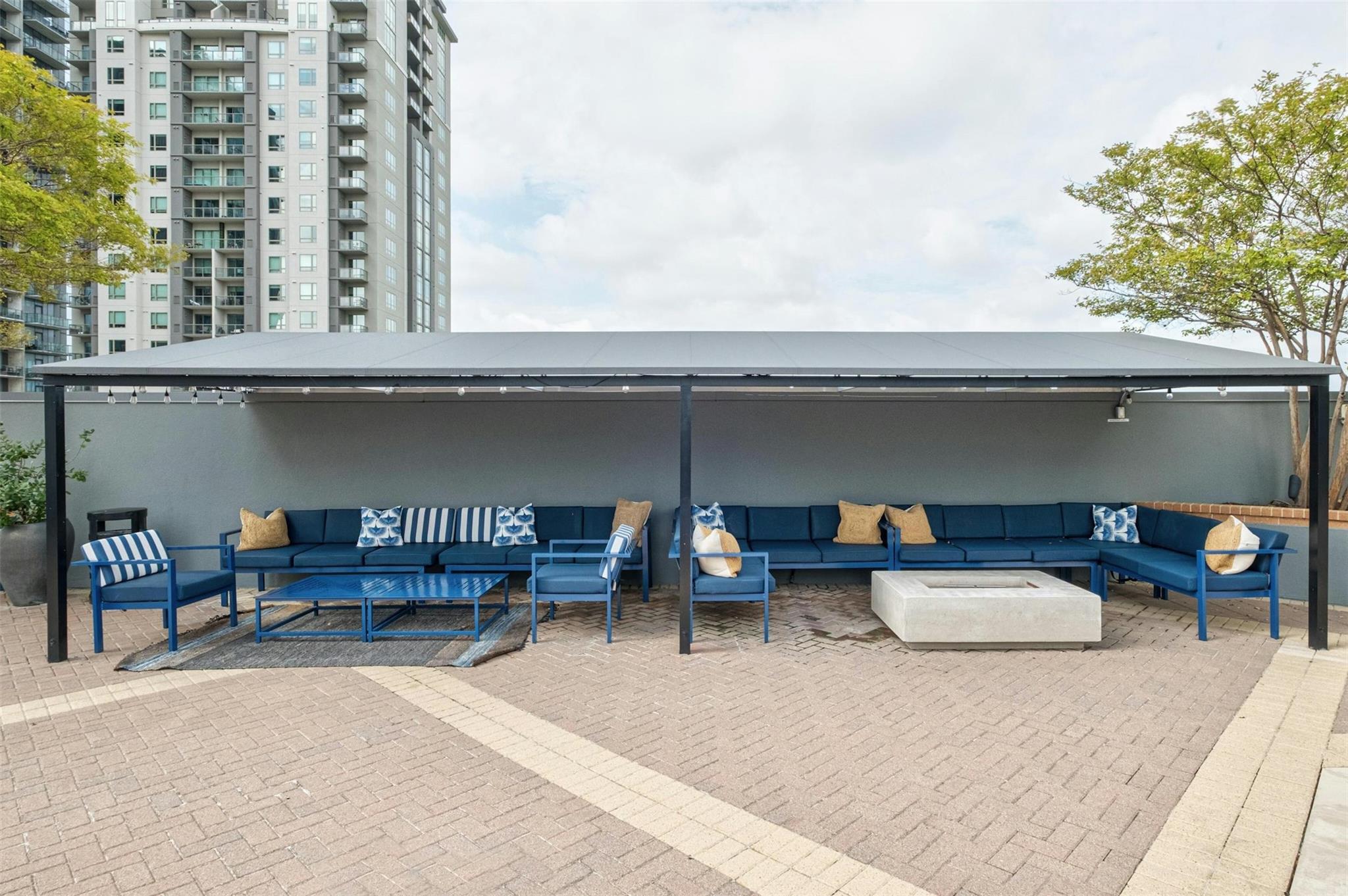 54 Rainey St # 416, Austin, TX 78701