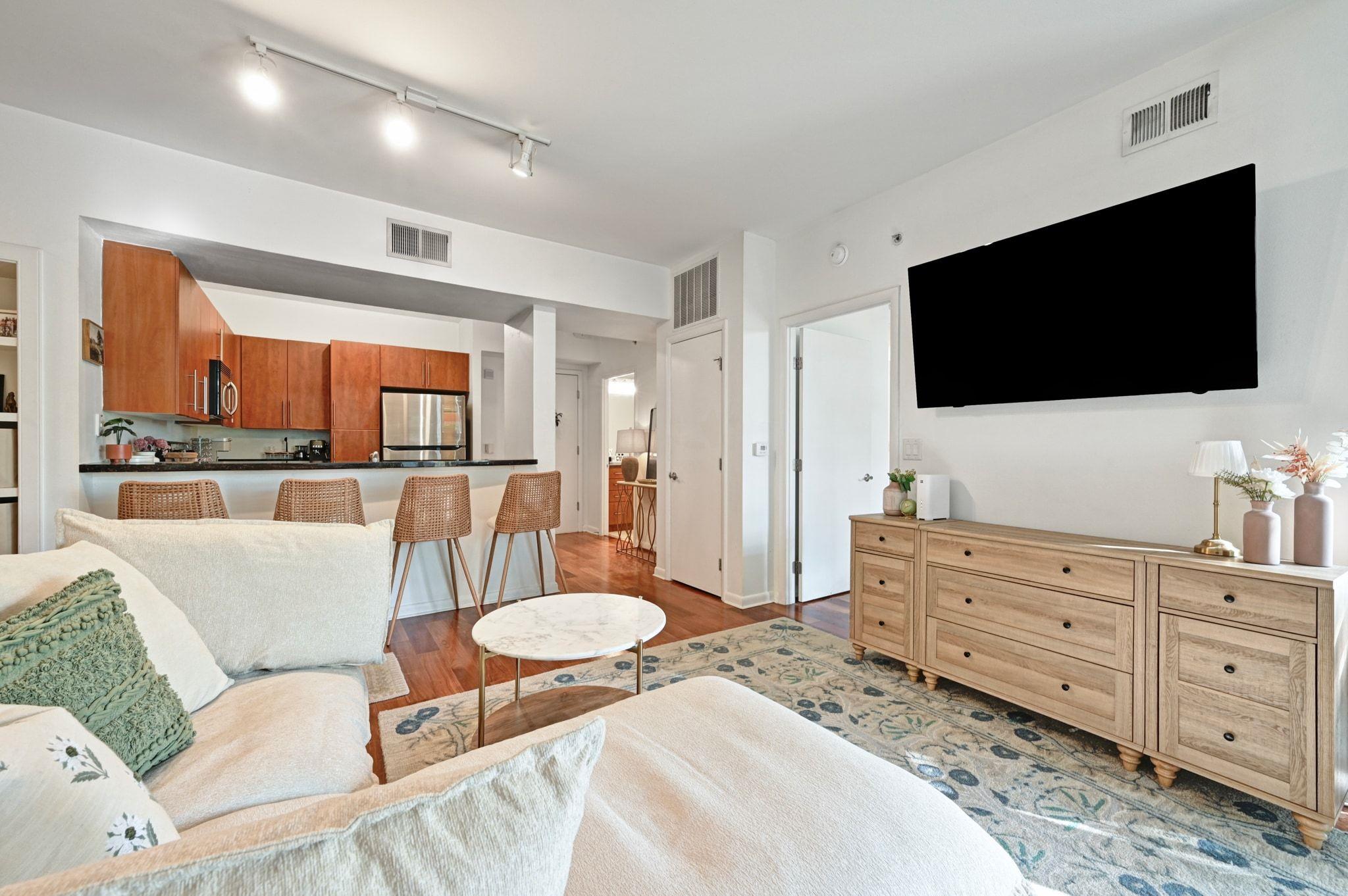 54 Rainey St # 416, Austin, TX 78701