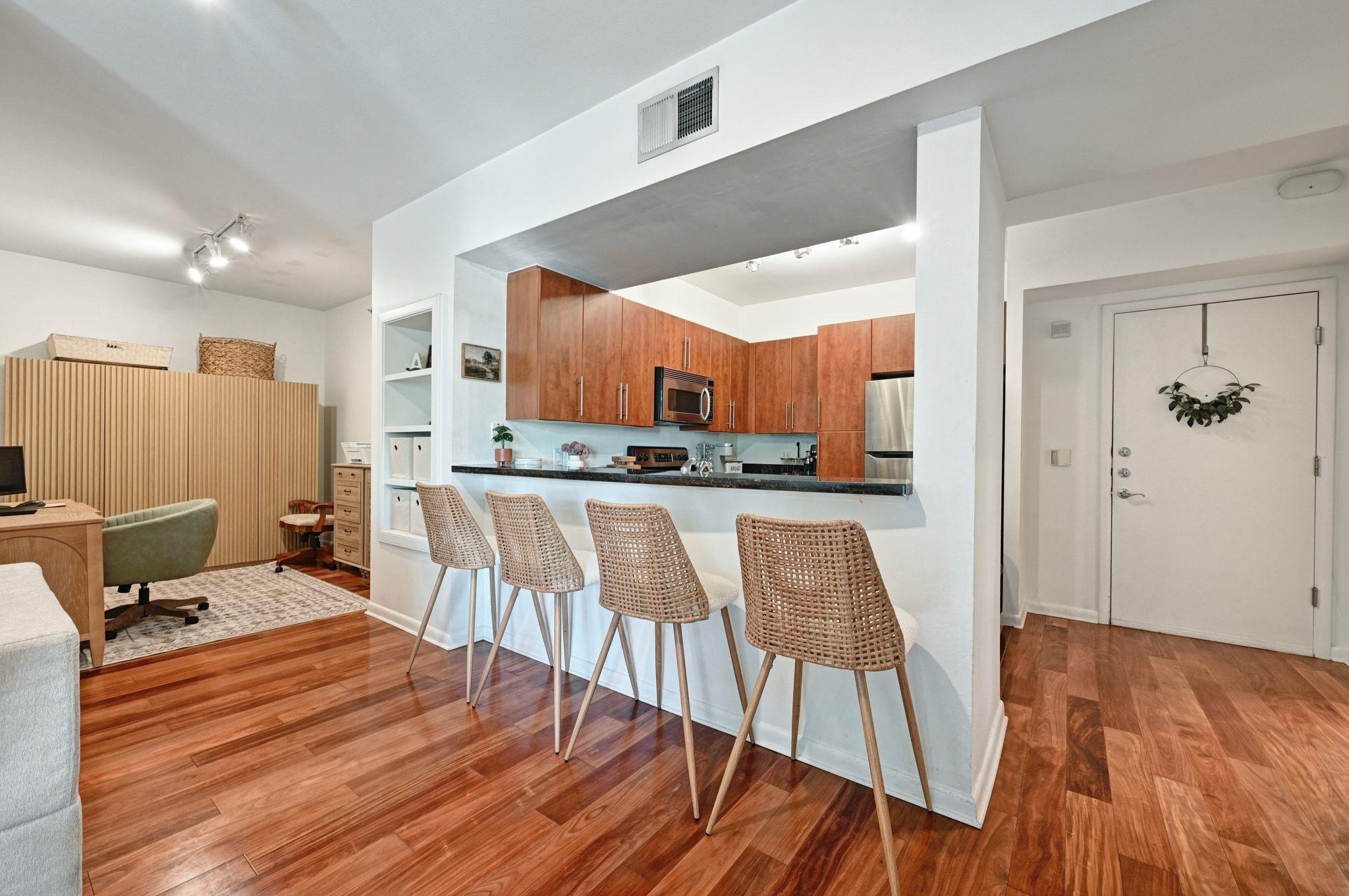 54 Rainey St # 416, Austin, TX 78701