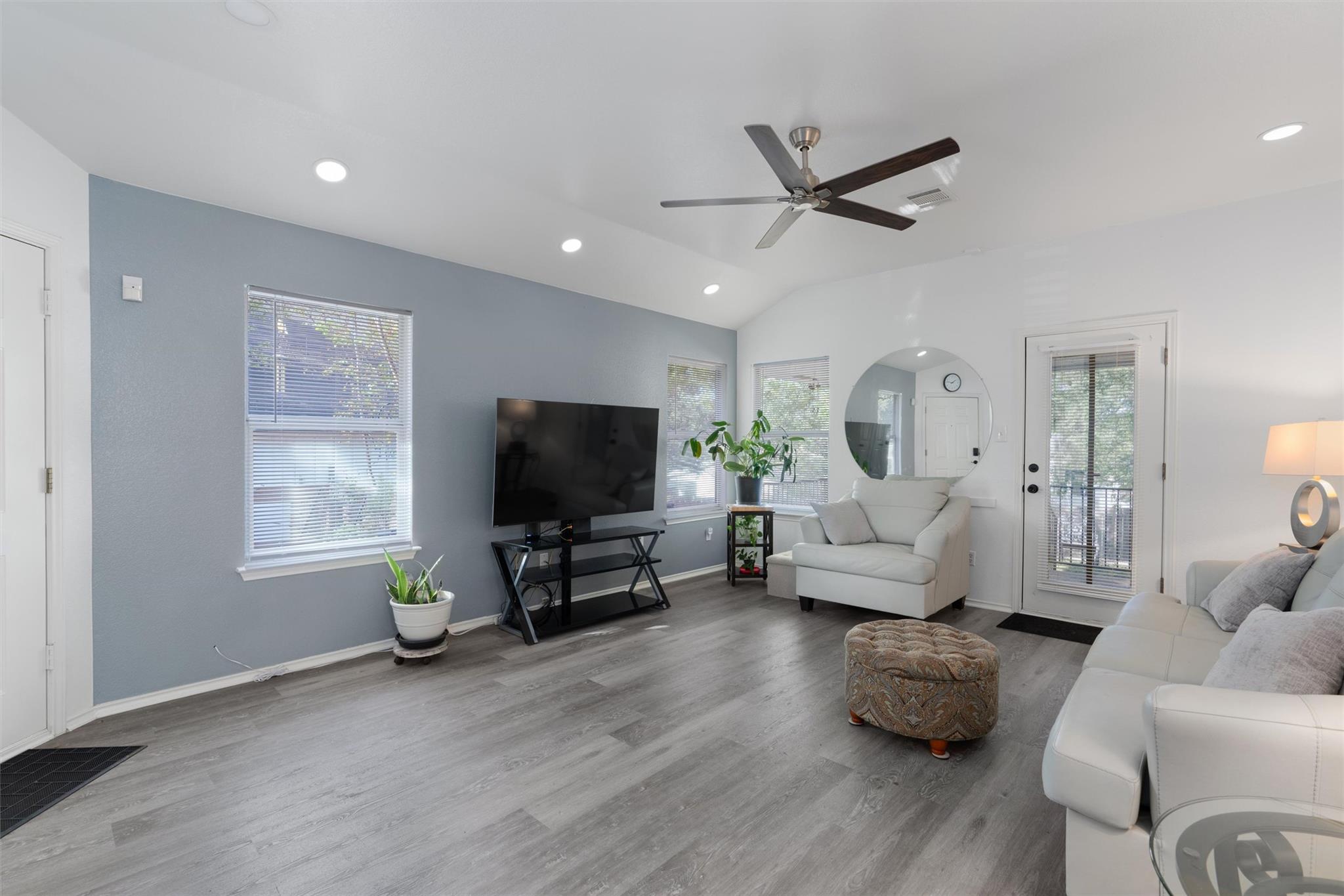 8904 Francia Trl, Austin, TX 78748