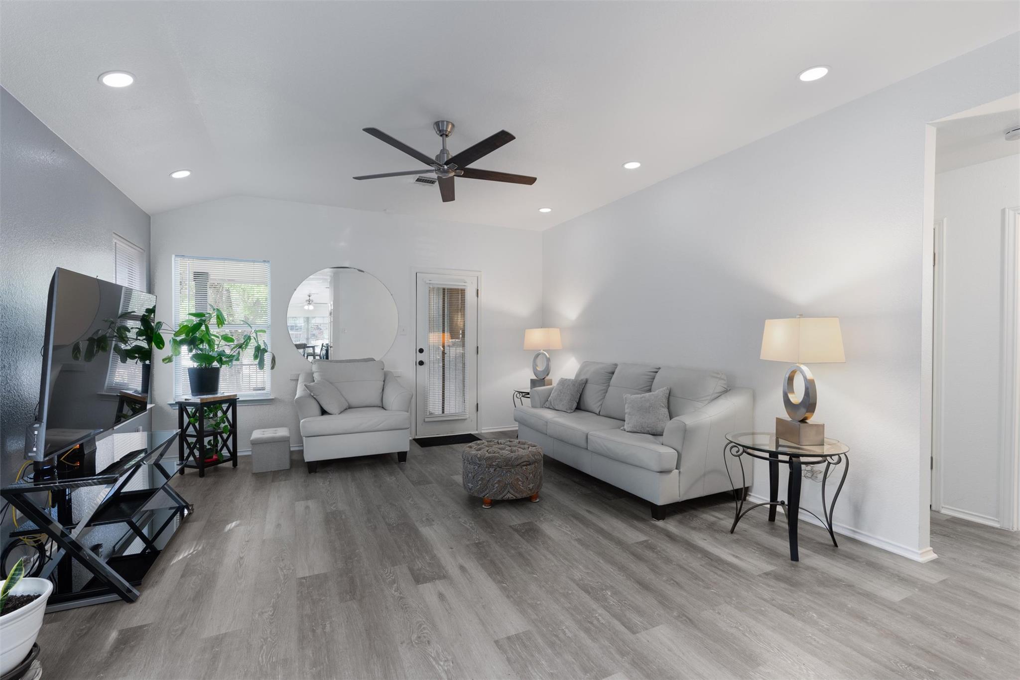 8904 Francia Trl, Austin, TX 78748