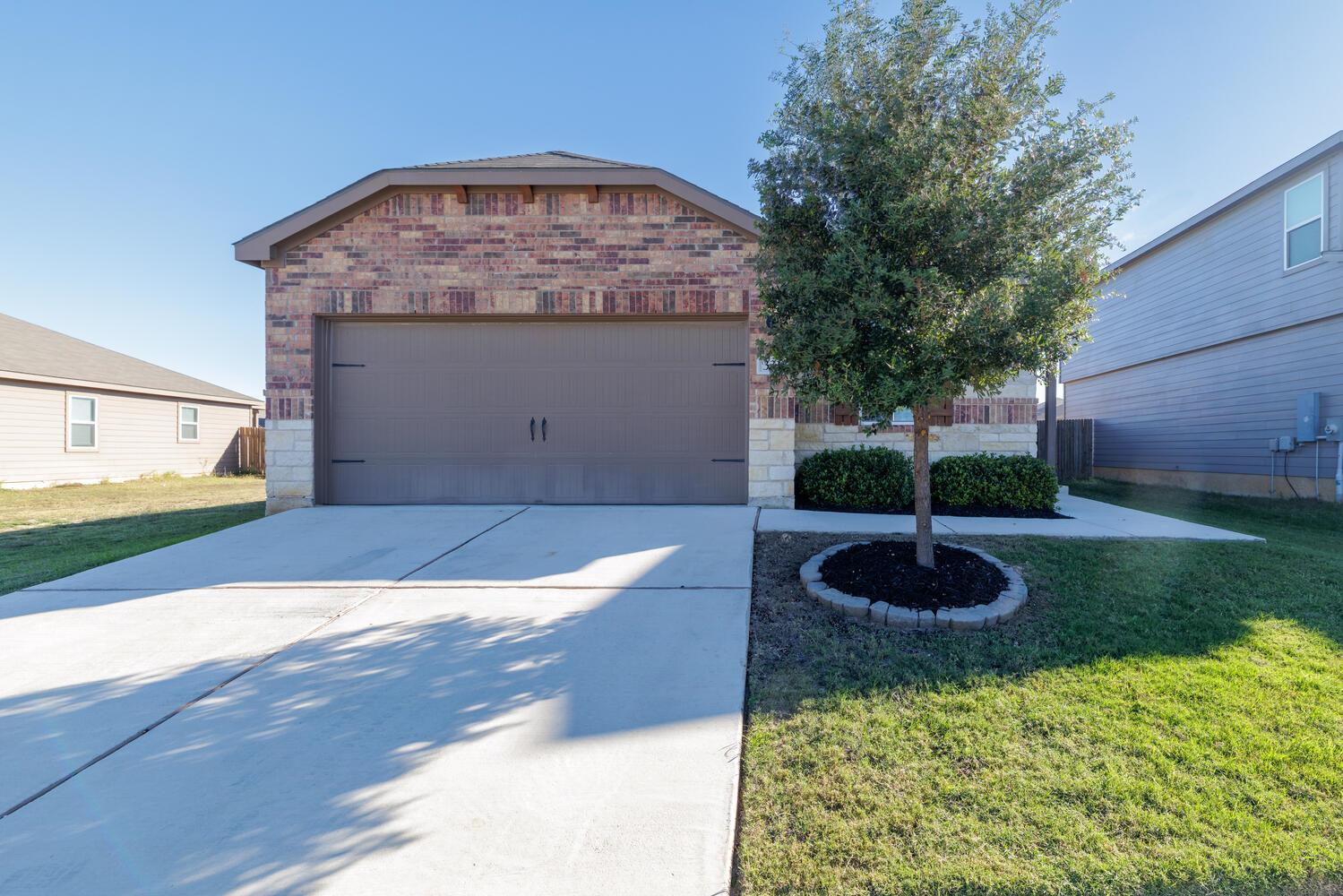 331 Liberty Meadows Dr, Liberty Hill, TX 78642
