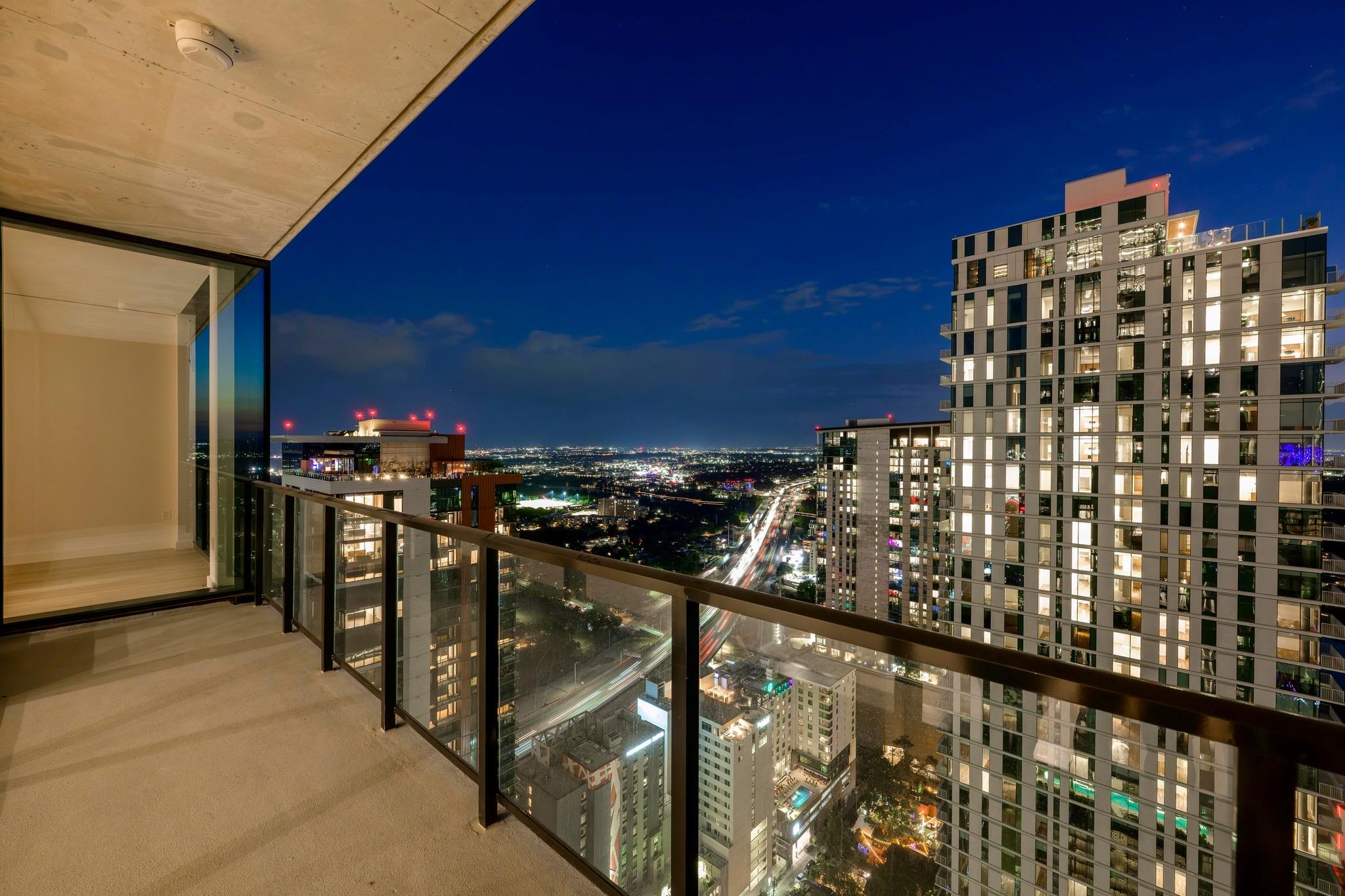 610 Davis St # 4002, Austin, TX 78701