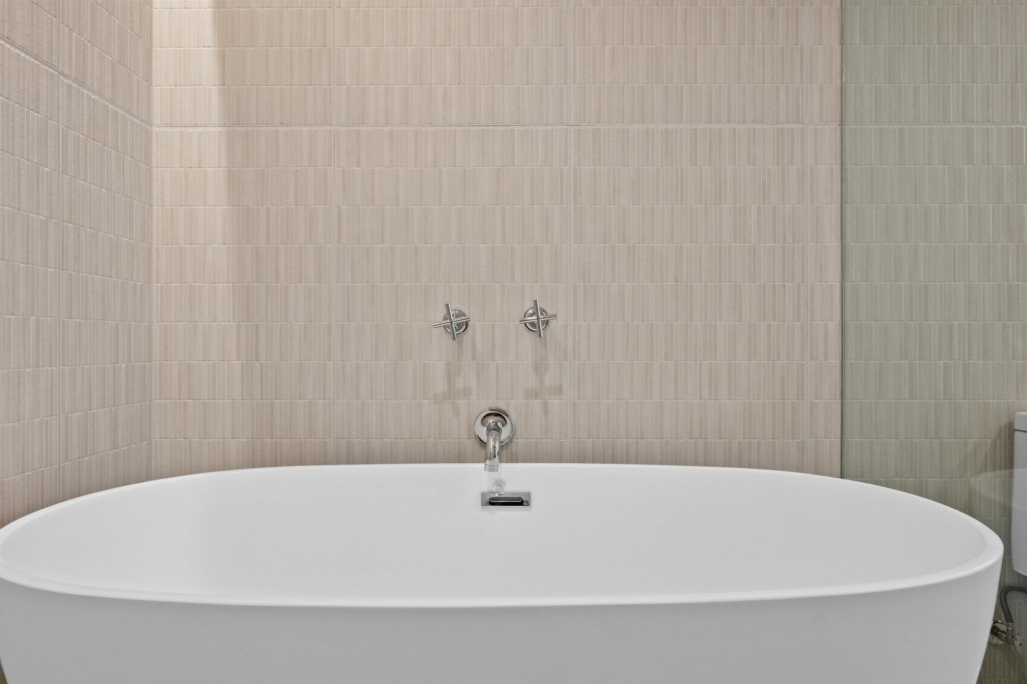 610 Davis St # 4002, Austin, TX 78701