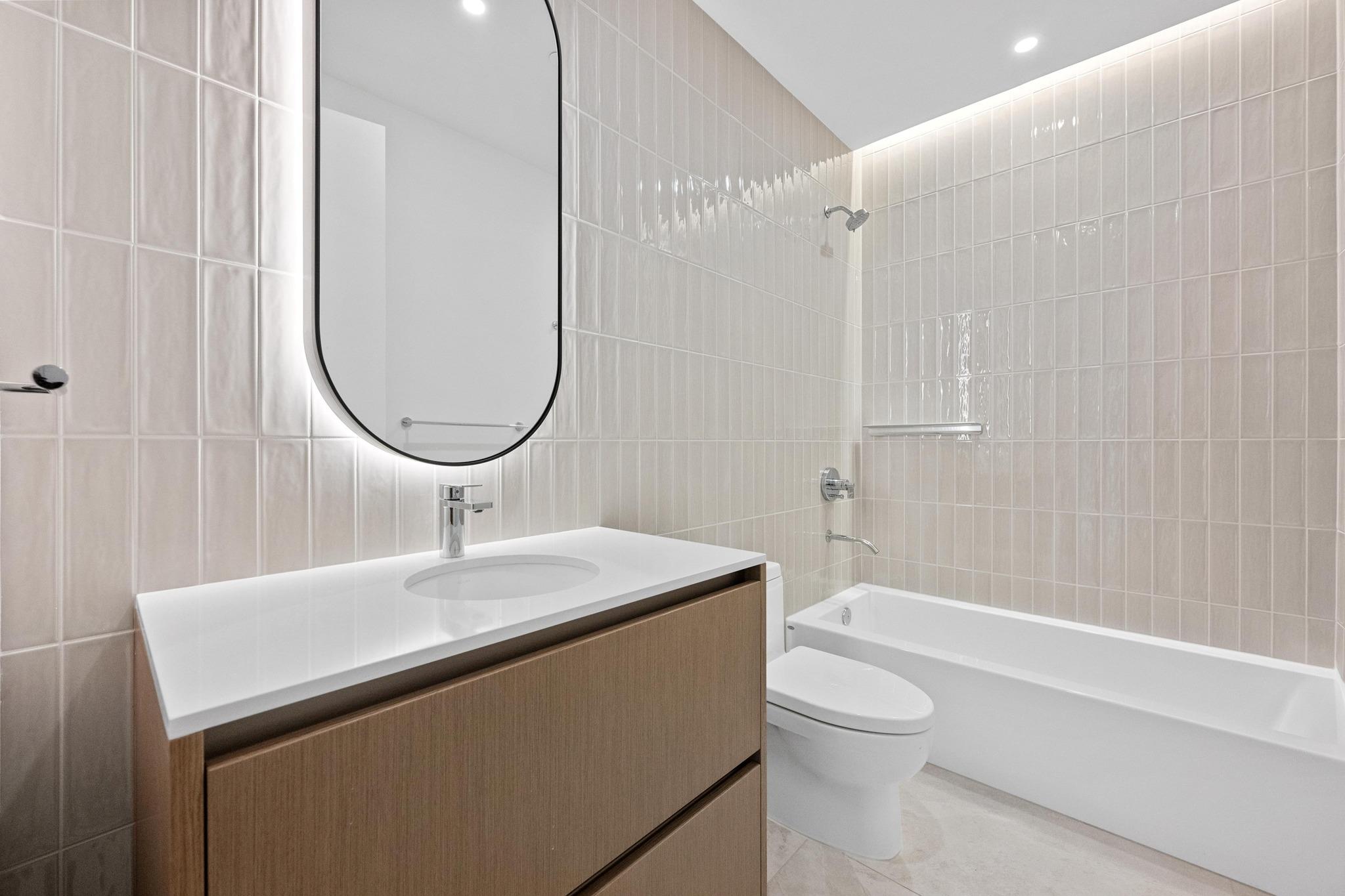 610 Davis St # 4002, Austin, TX 78701