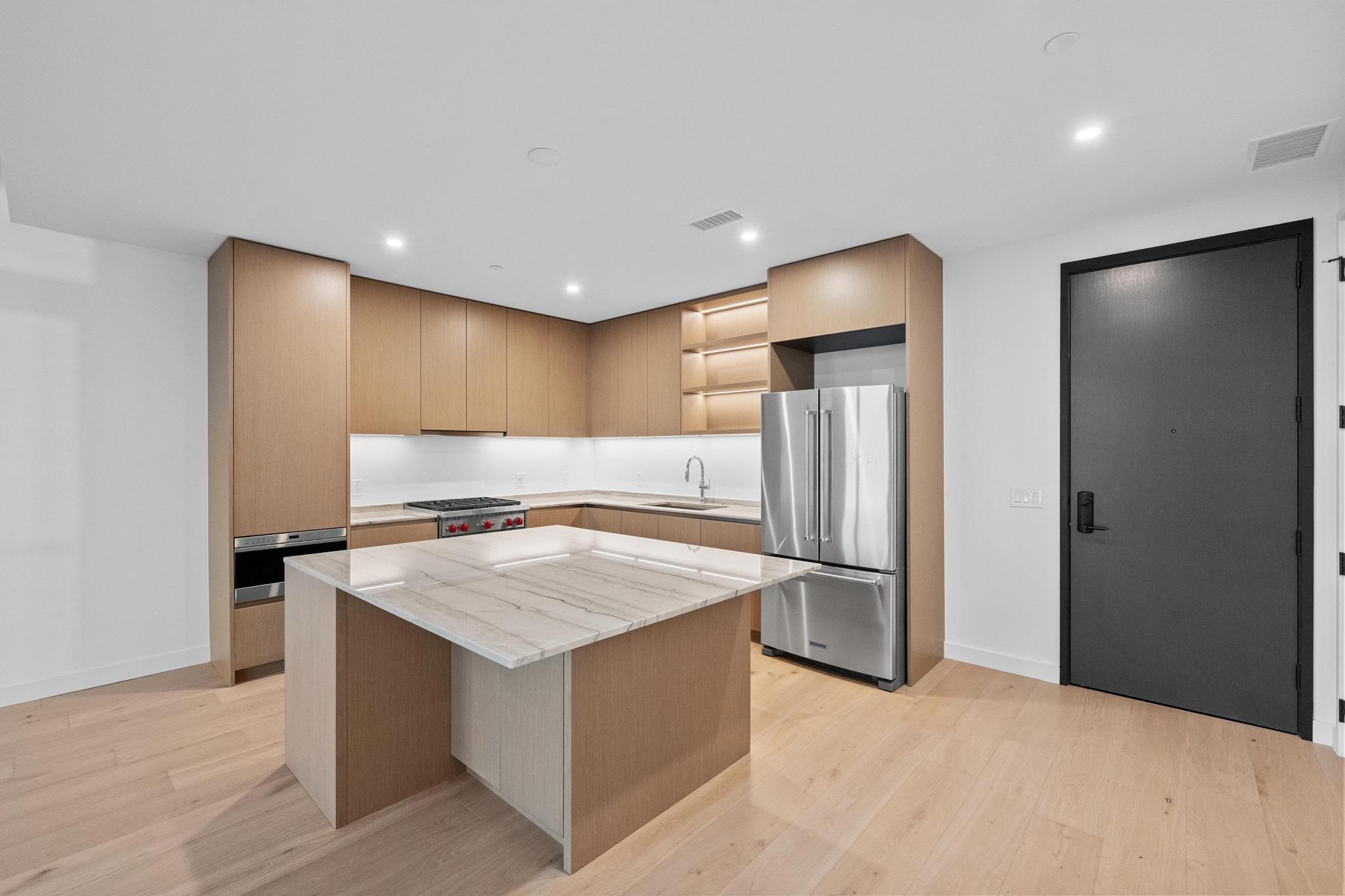 610 Davis St # 4002, Austin, TX 78701