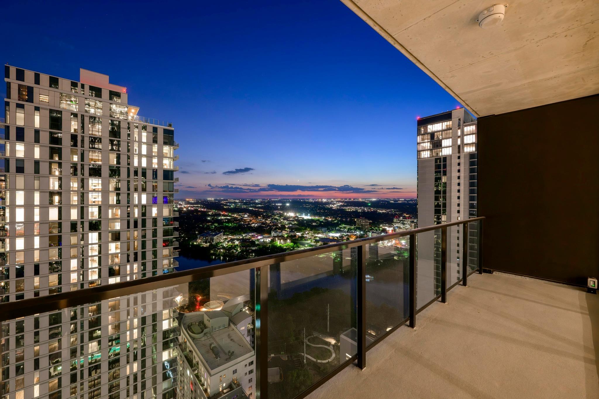 610 Davis St # 4002, Austin, TX 78701