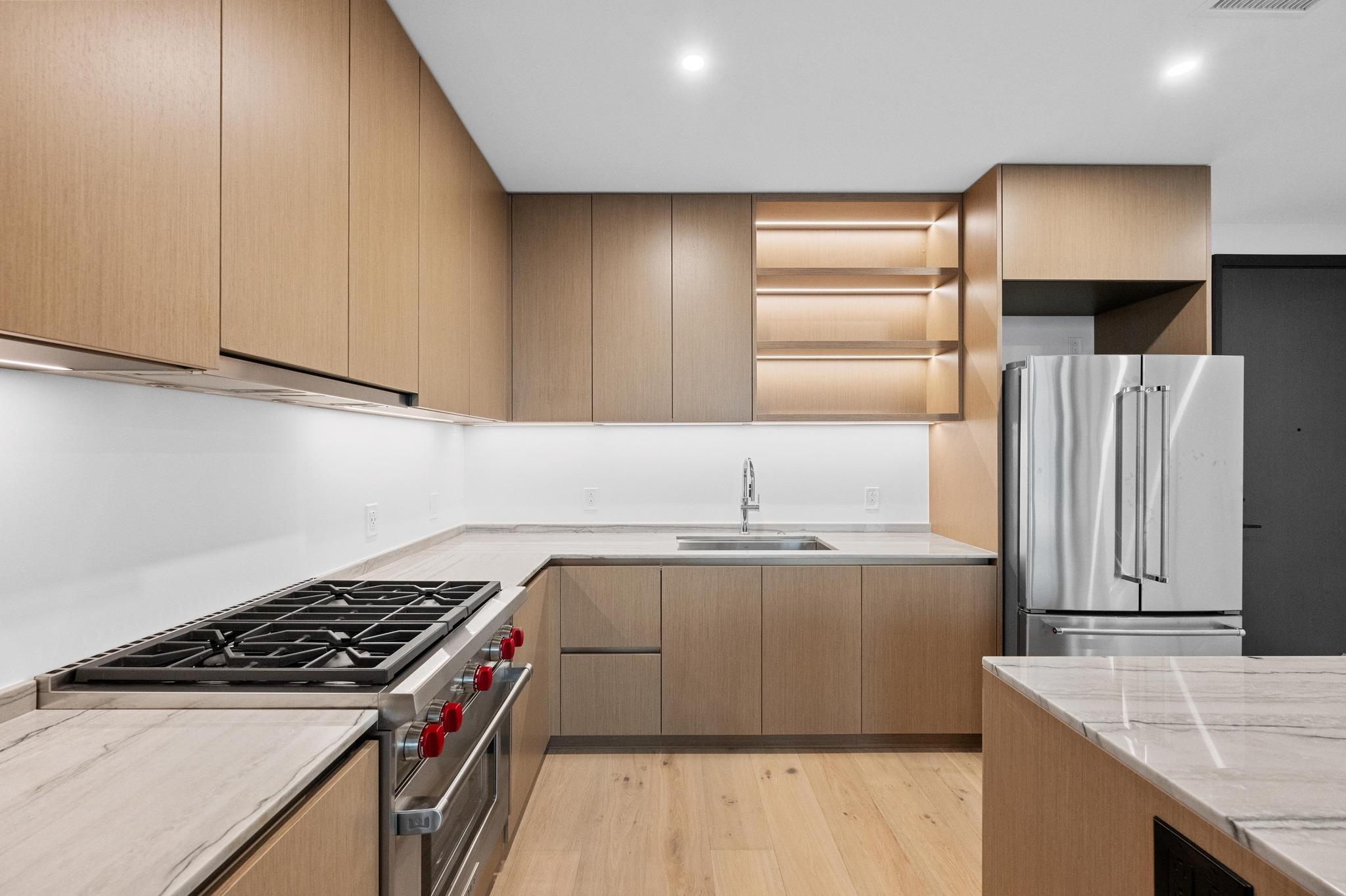 610 Davis St # 4002, Austin, TX 78701