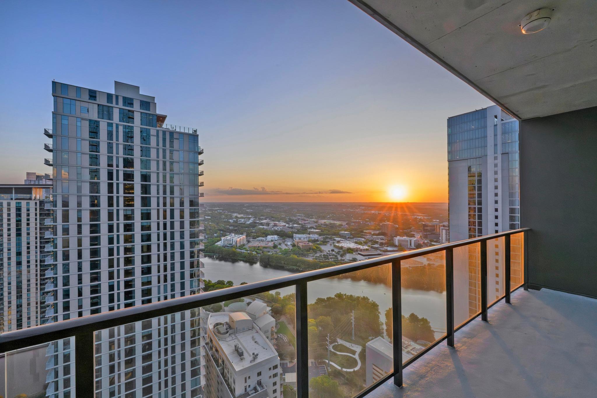 610 Davis St # 4002, Austin, TX 78701