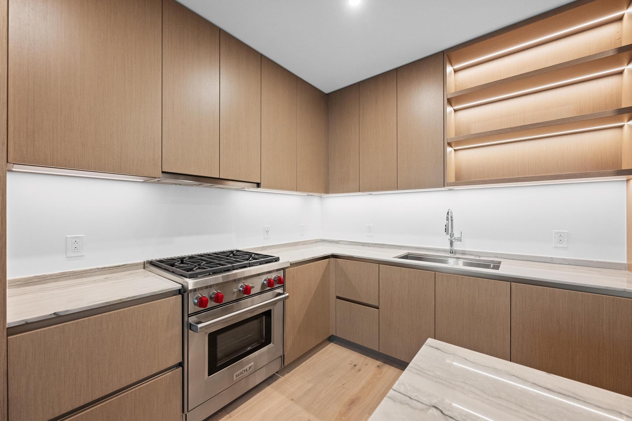 610 Davis St # 4002, Austin, TX 78701