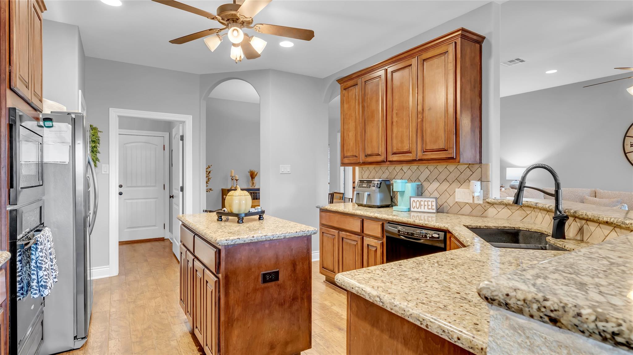 108 Natalies Pt, Burnet, TX 78611