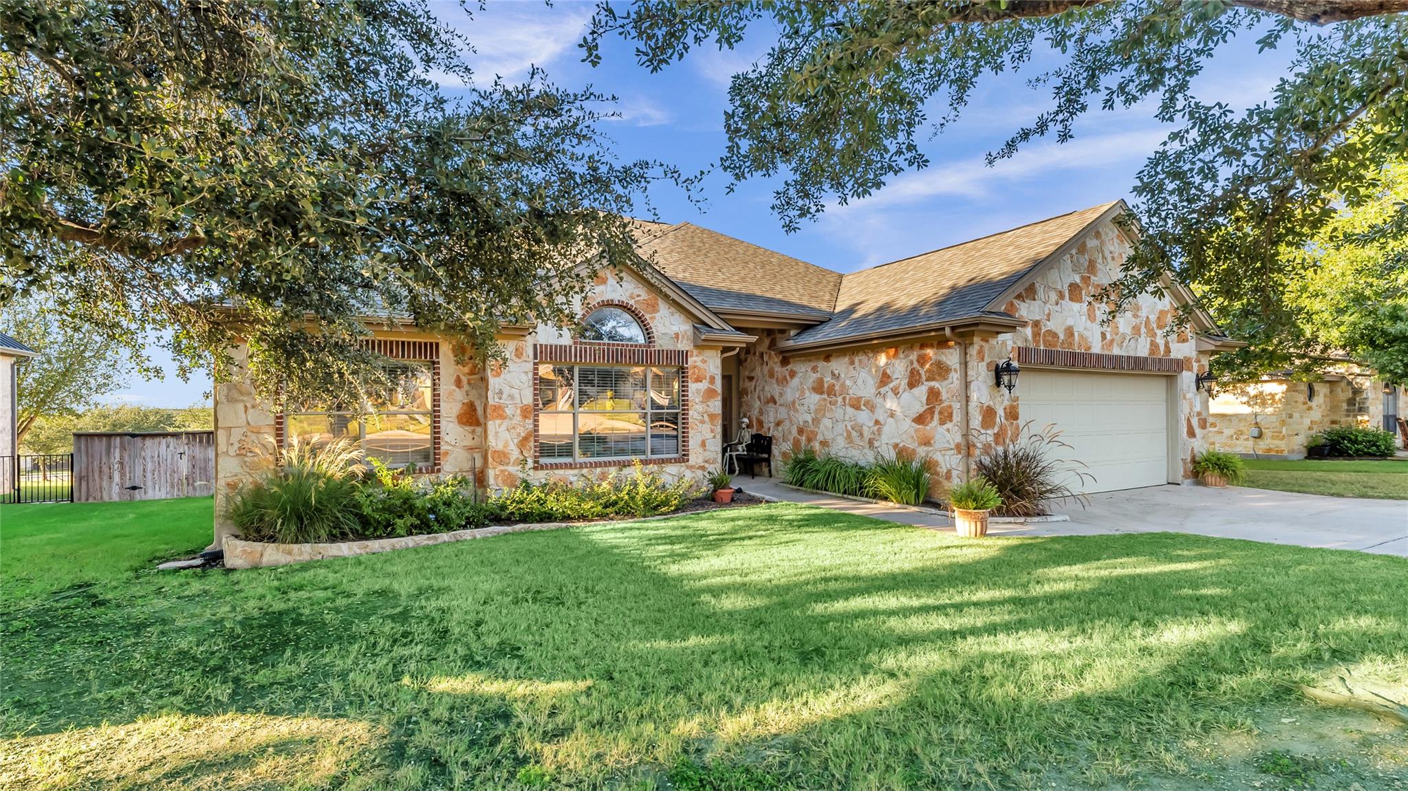 108 Natalies Pt, Burnet, TX 78611