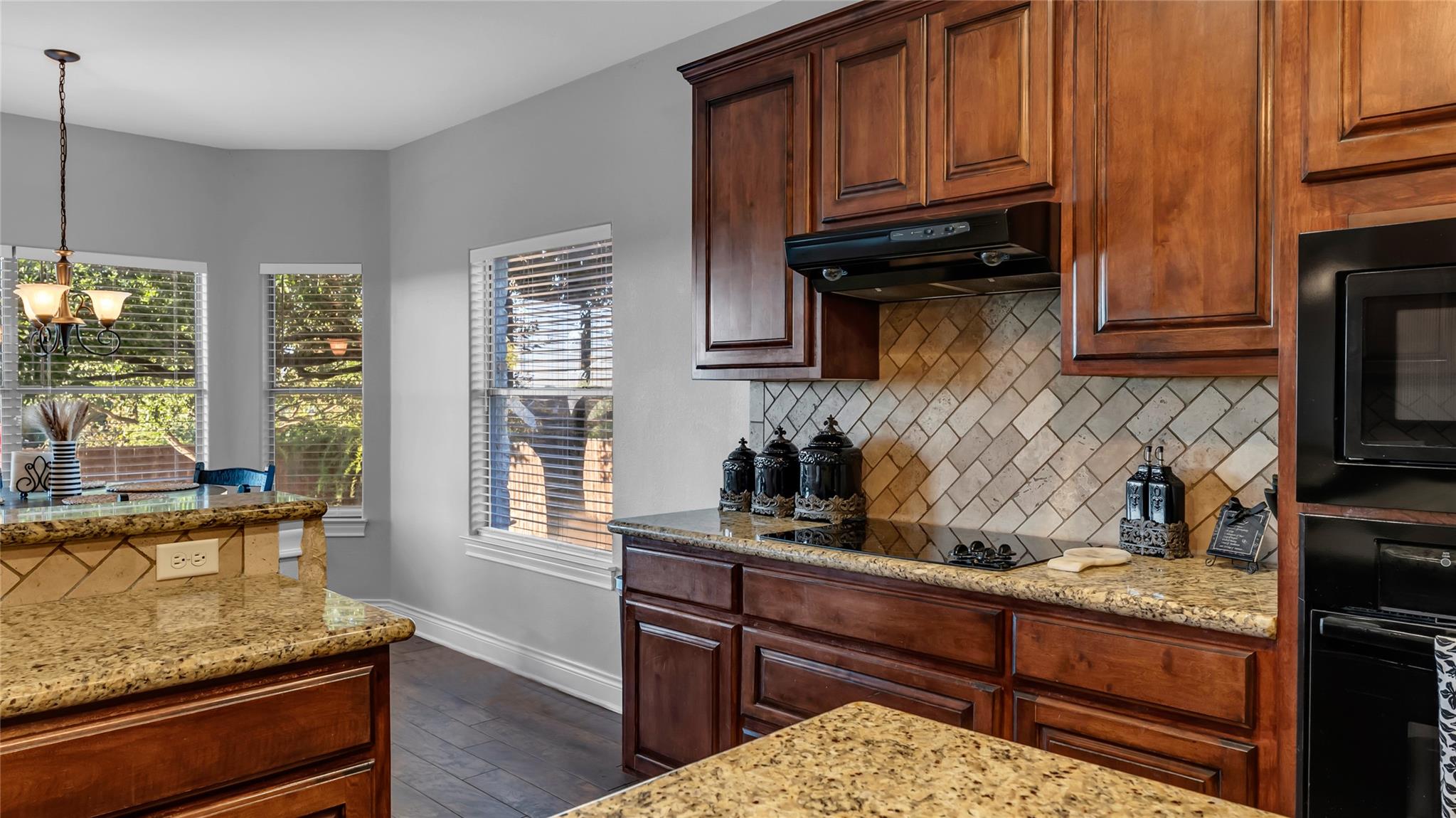 108 Natalies Pt, Burnet, TX 78611