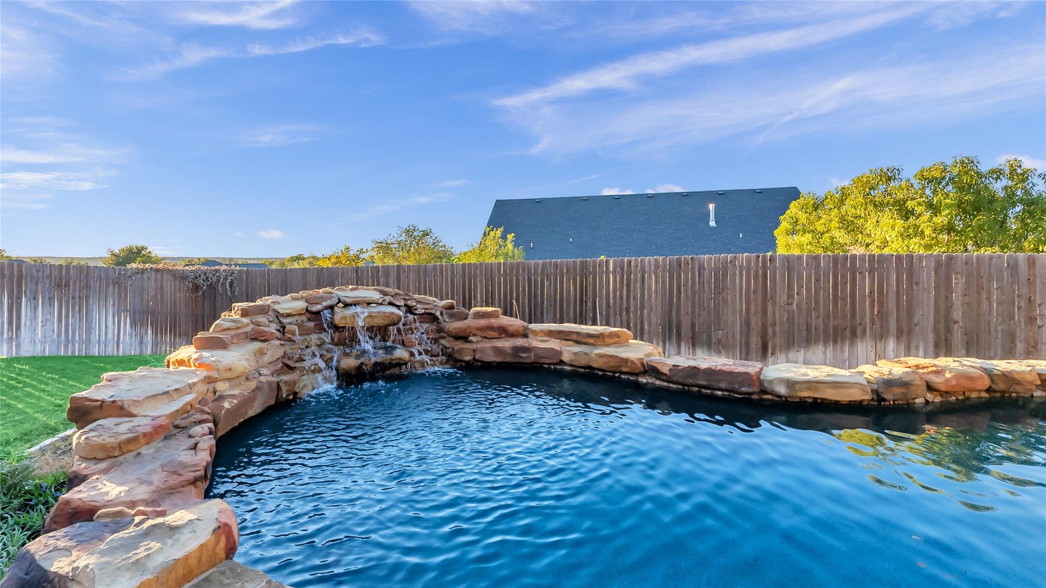 108 Natalies Pt, Burnet, TX 78611