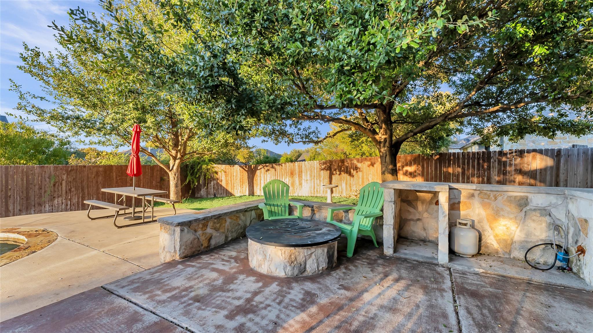 108 Natalies Pt, Burnet, TX 78611