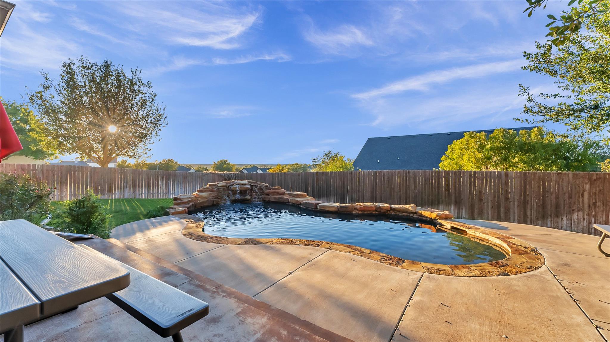 108 Natalies Pt, Burnet, TX 78611