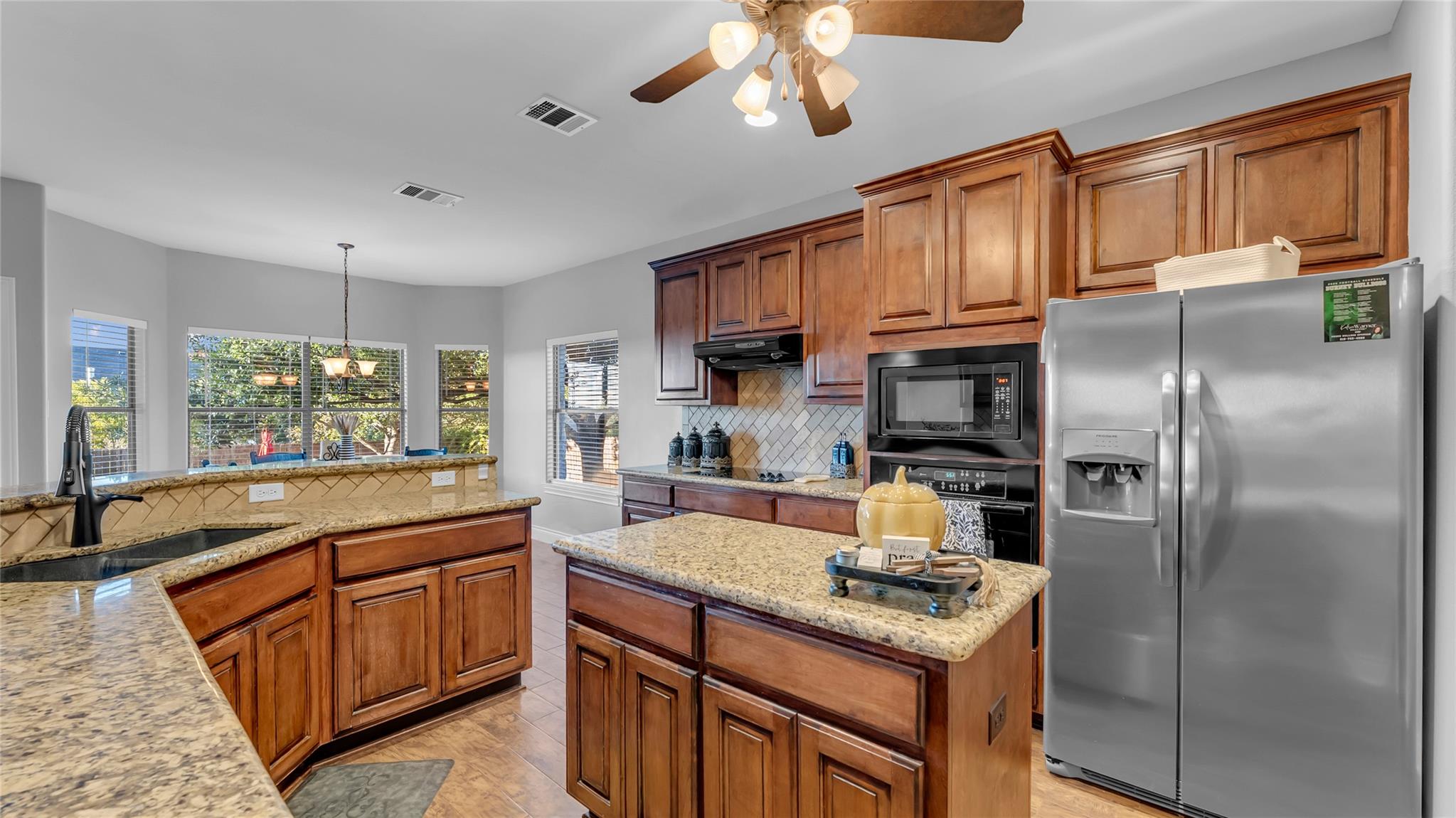 108 Natalies Pt, Burnet, TX 78611