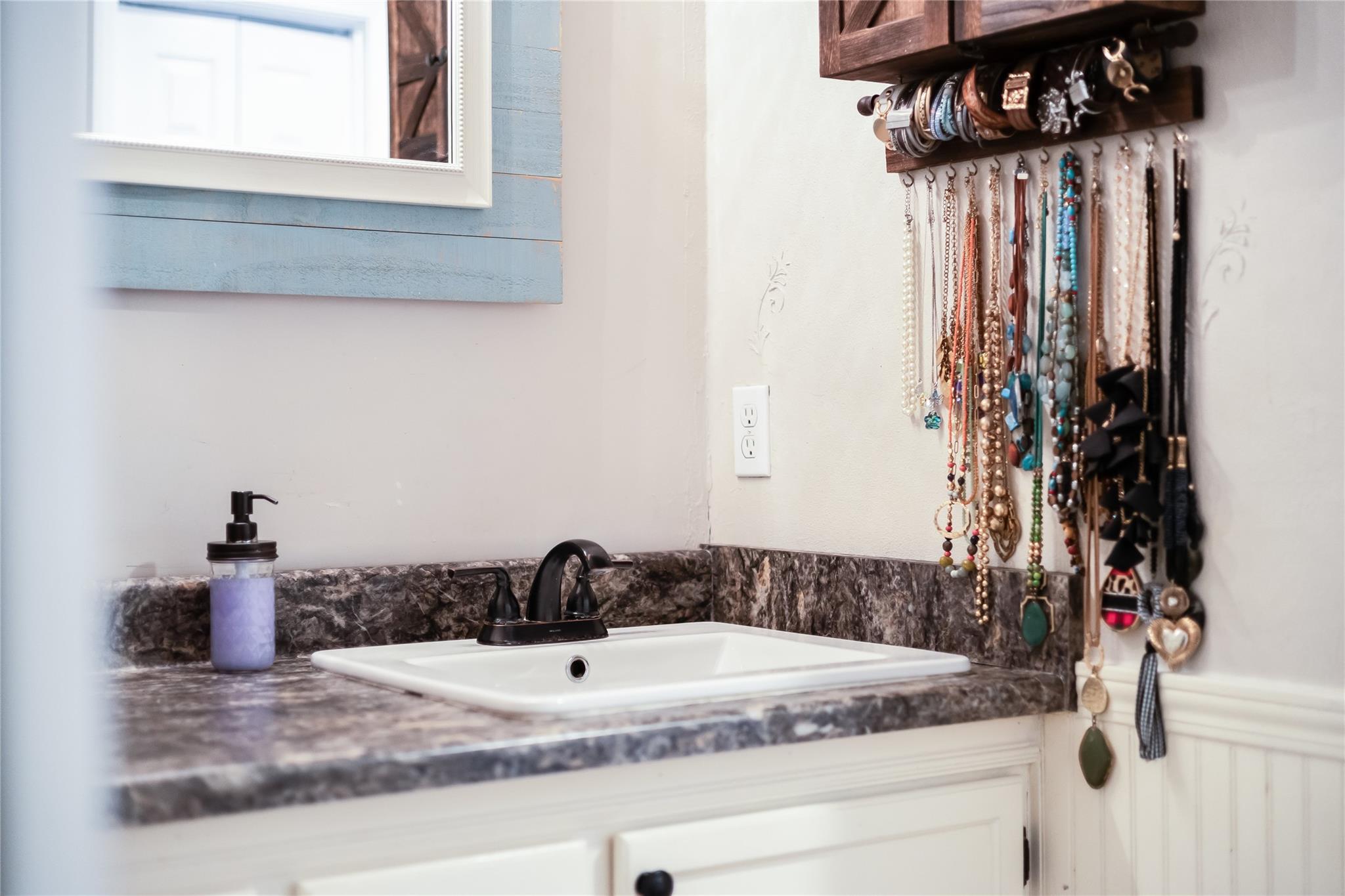 116 Whitetail Ln, Hutto, TX 78634