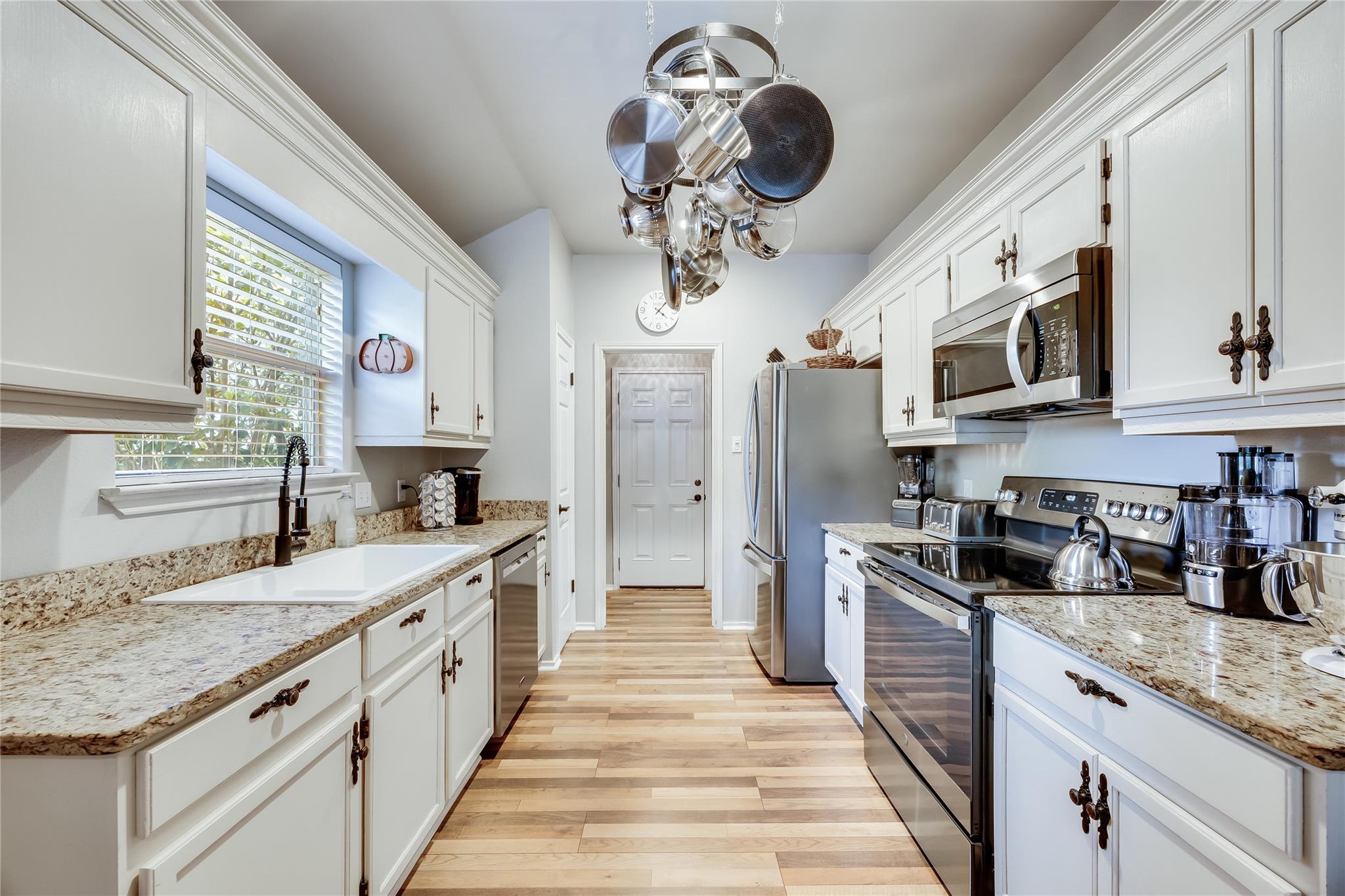 116 Whitetail Ln, Hutto, TX 78634