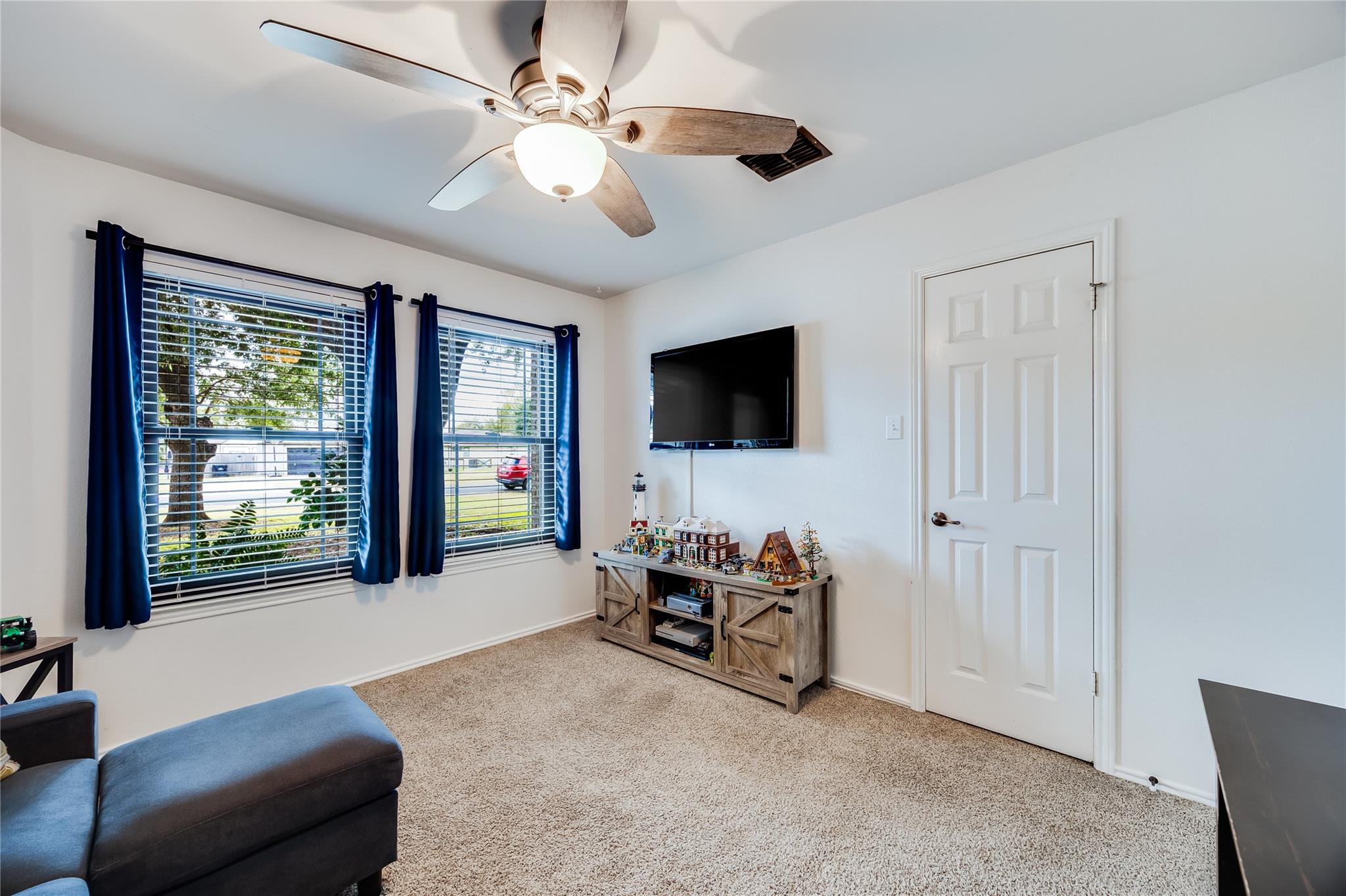 116 Whitetail Ln, Hutto, TX 78634