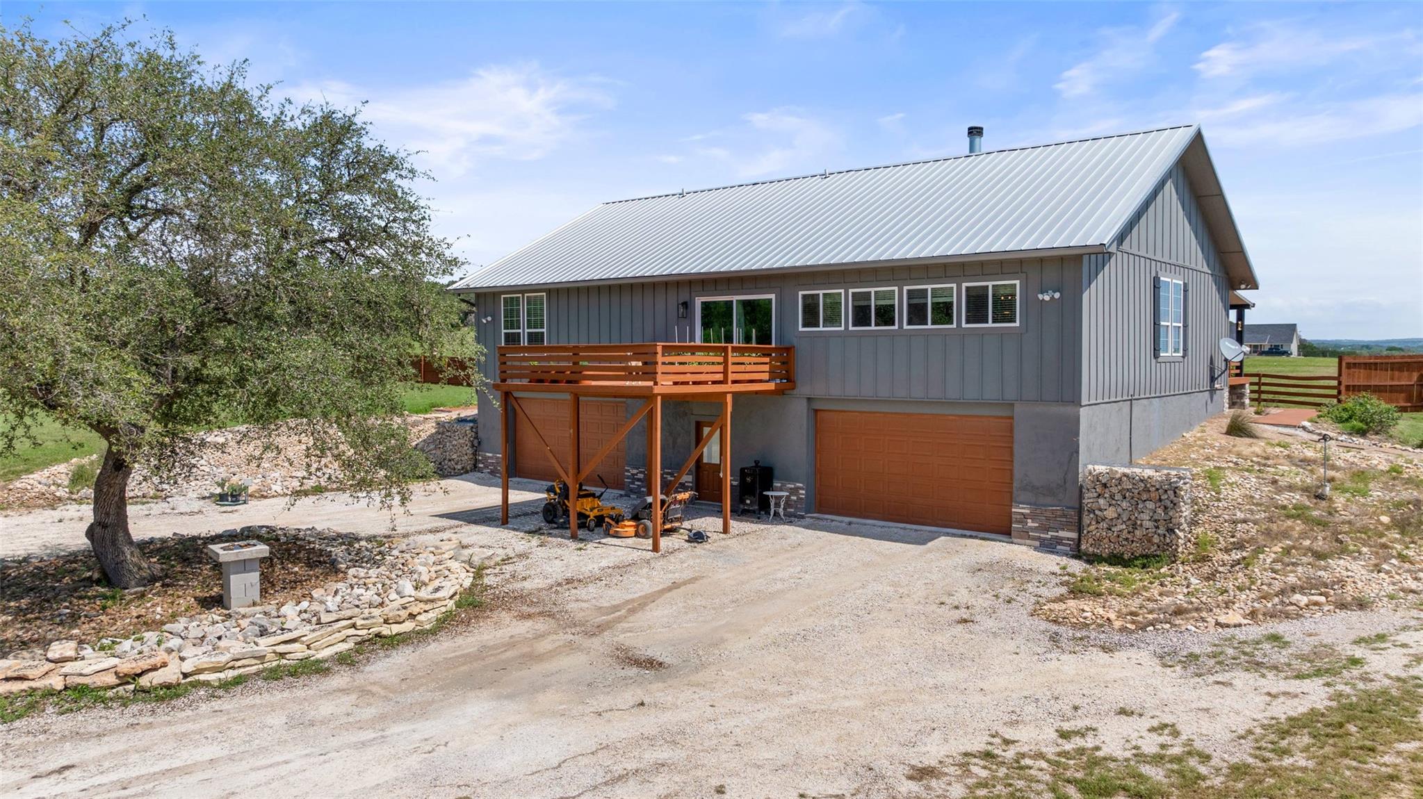 2124 Crabapple Rd, Blanco, TX 78606