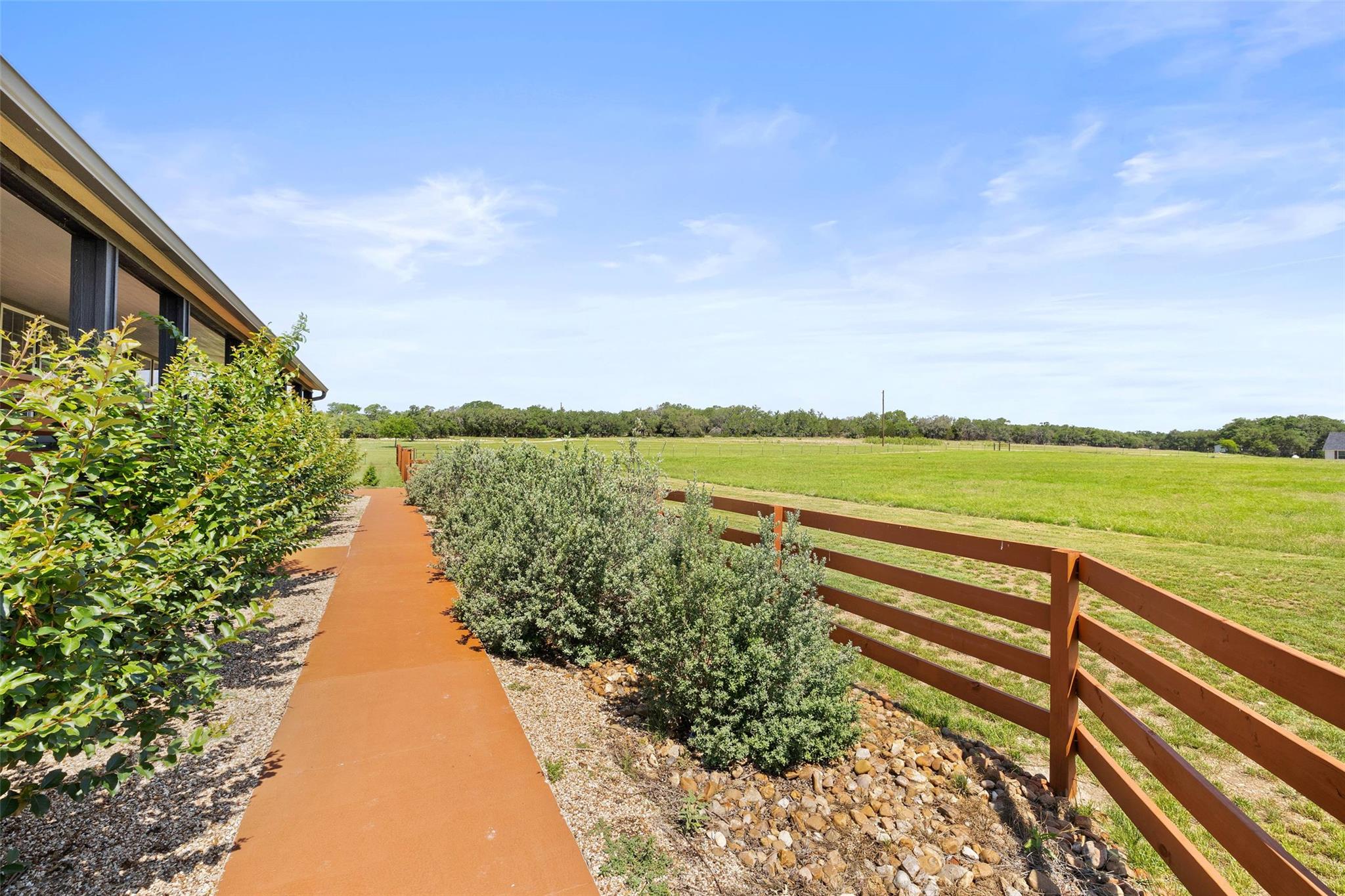 2124 Crabapple Rd, Blanco, TX 78606