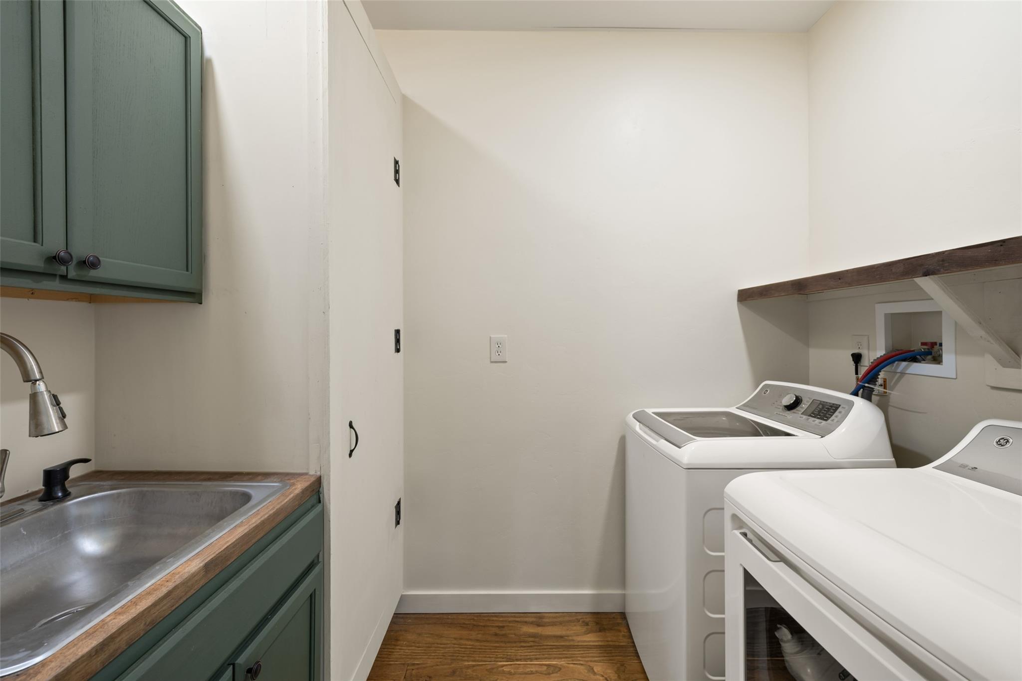 2124 Crabapple Rd, Blanco, TX 78606