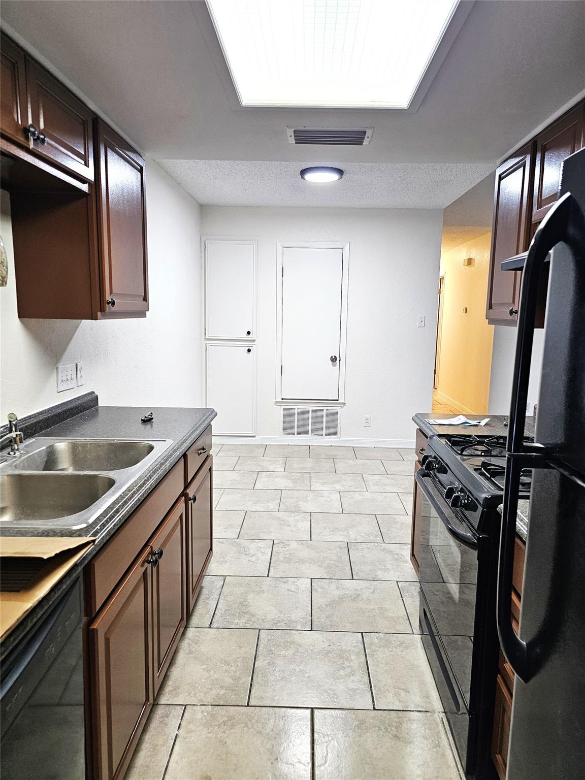 1747 Horseshoe Cir, Round Rock, TX 78681