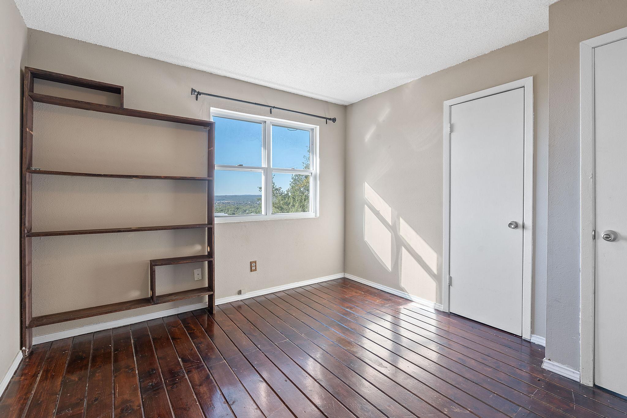 220 Harmon Hills Rd, Dripping Springs, TX 78620