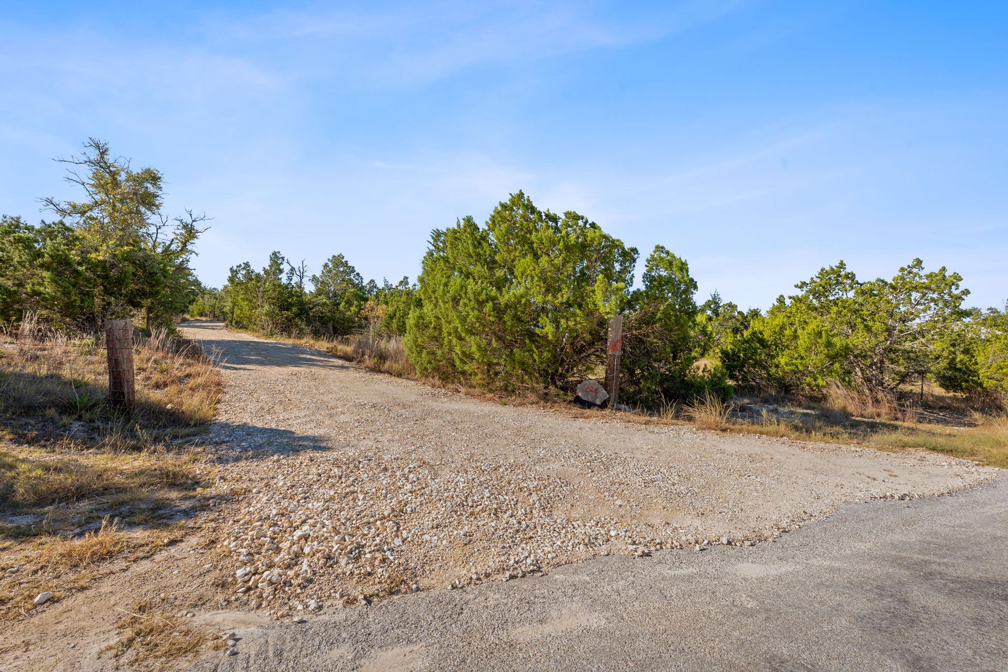 220 Harmon Hills Rd, Dripping Springs, TX 78620