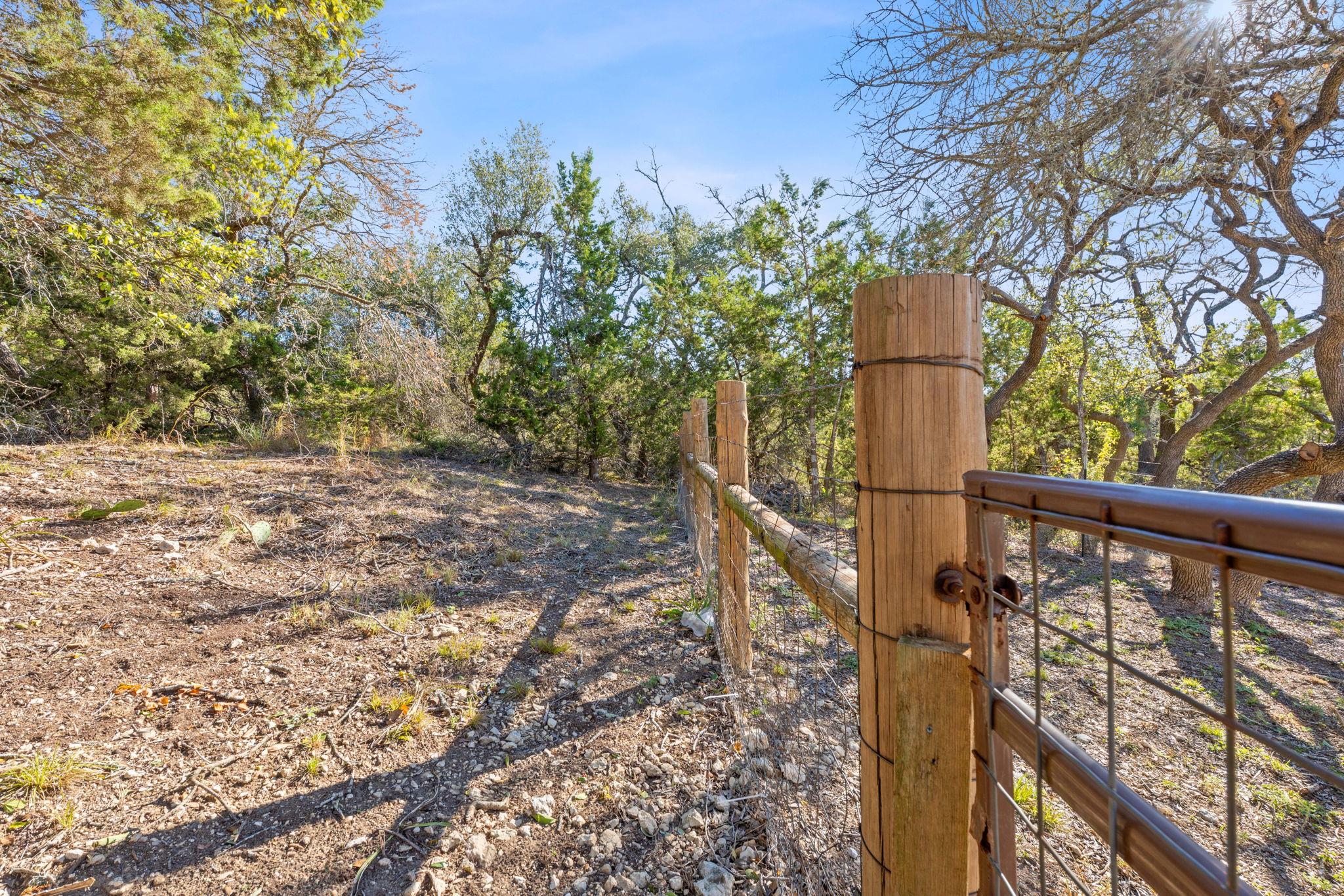 220 Harmon Hills Rd, Dripping Springs, TX 78620