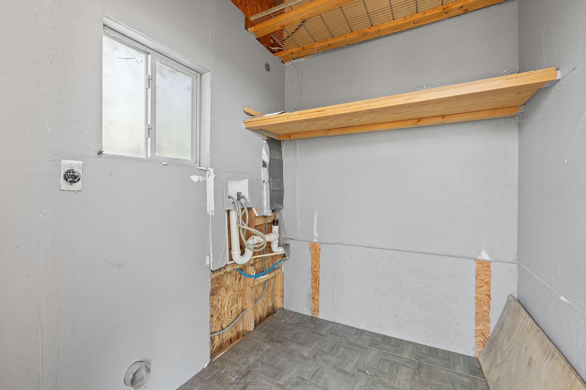 220 Harmon Hills Rd, Dripping Springs, TX 78620