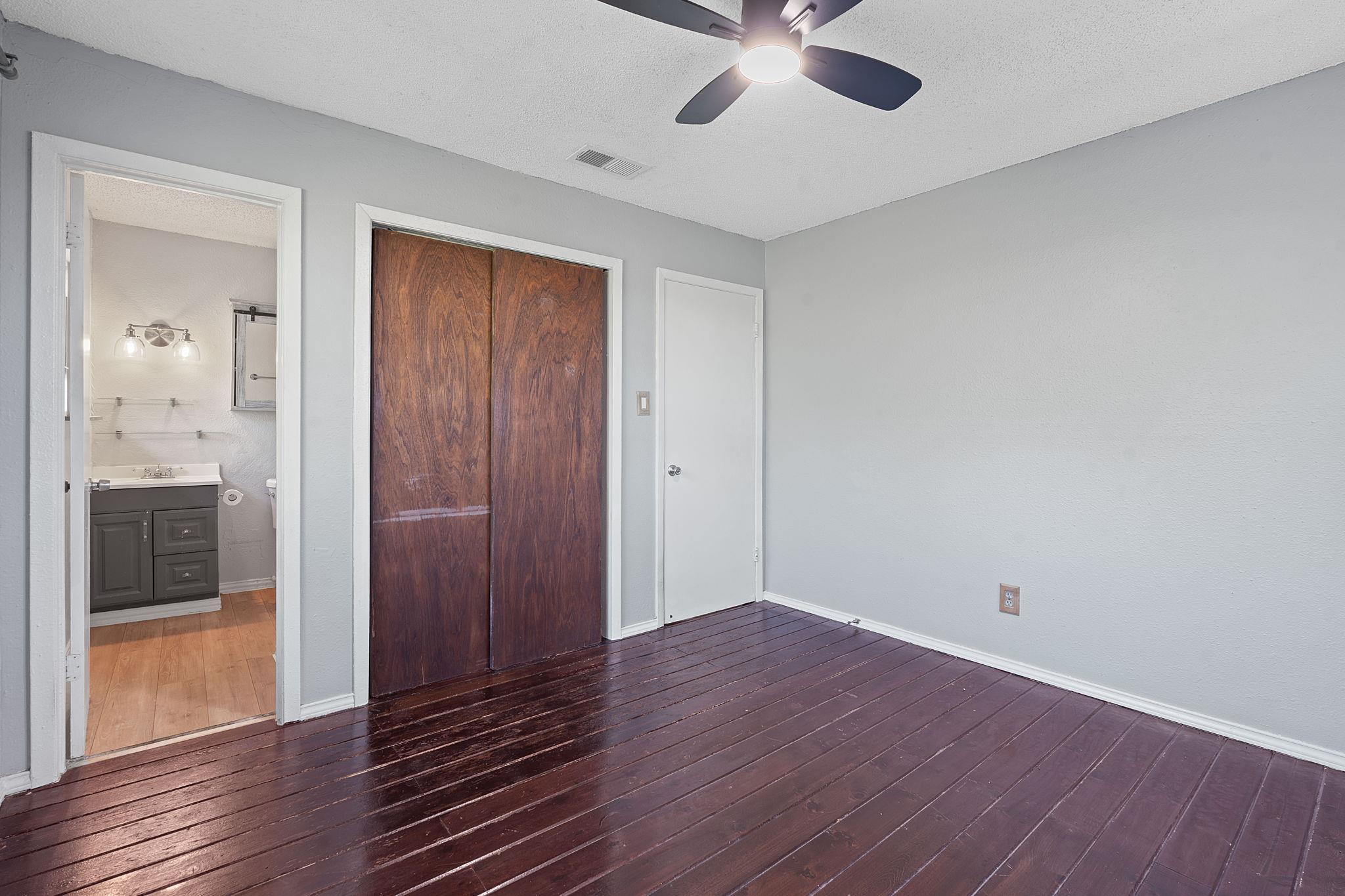 220 Harmon Hills Rd, Dripping Springs, TX 78620