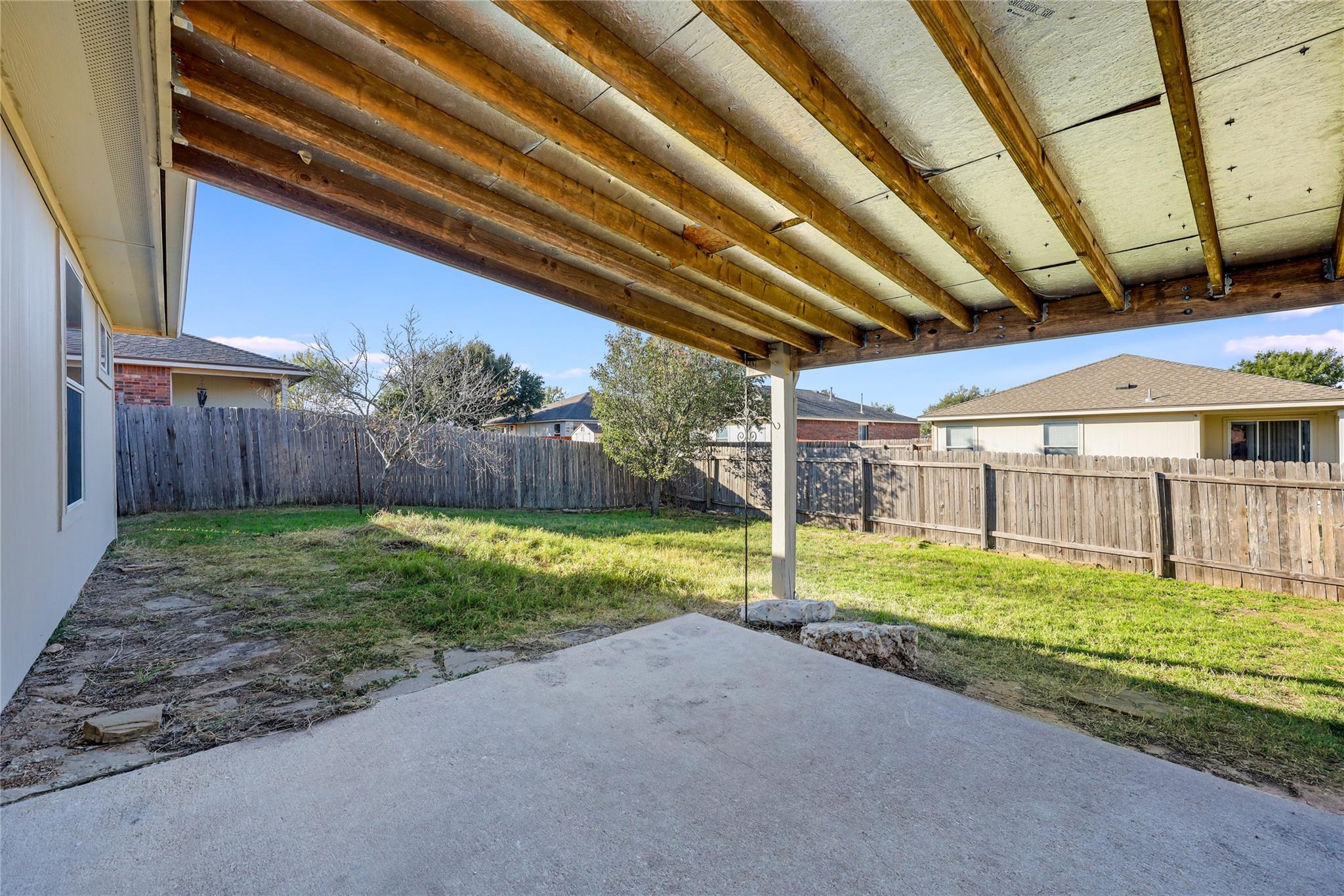 1005 Remington Dr, Leander, TX 78641