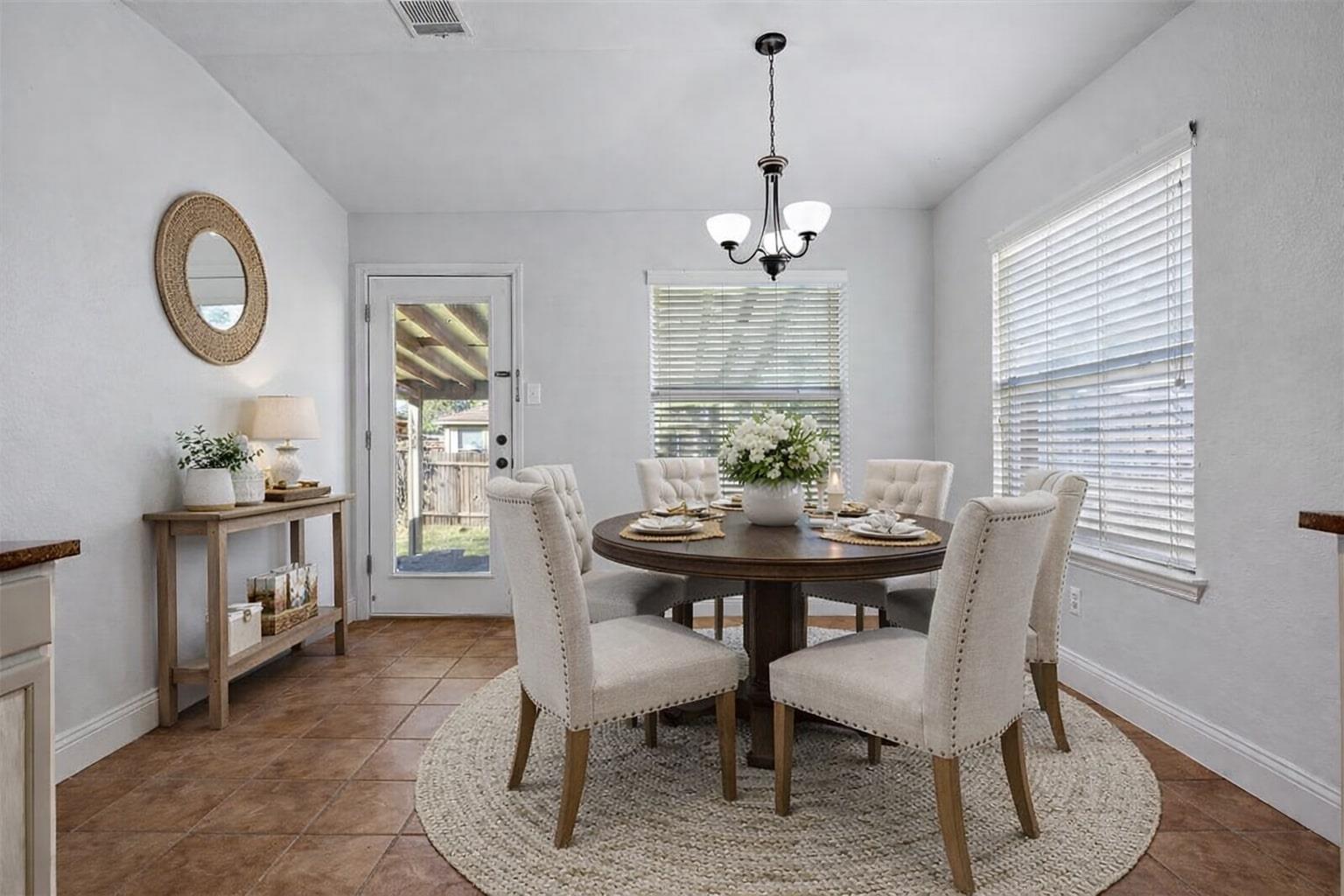 1005 Remington Dr, Leander, TX 78641