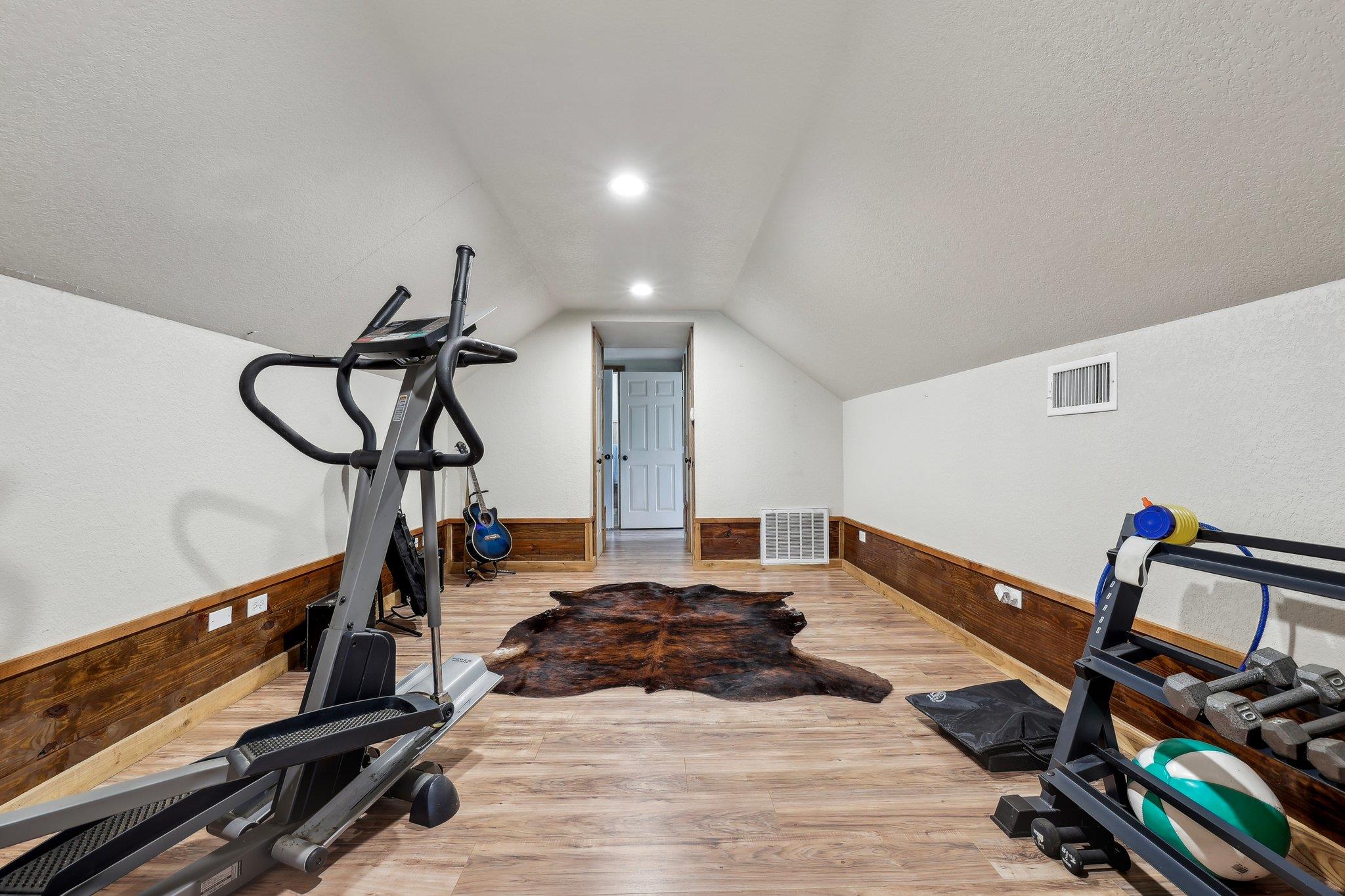 1200 County Road 211, Giddings, TX 78942