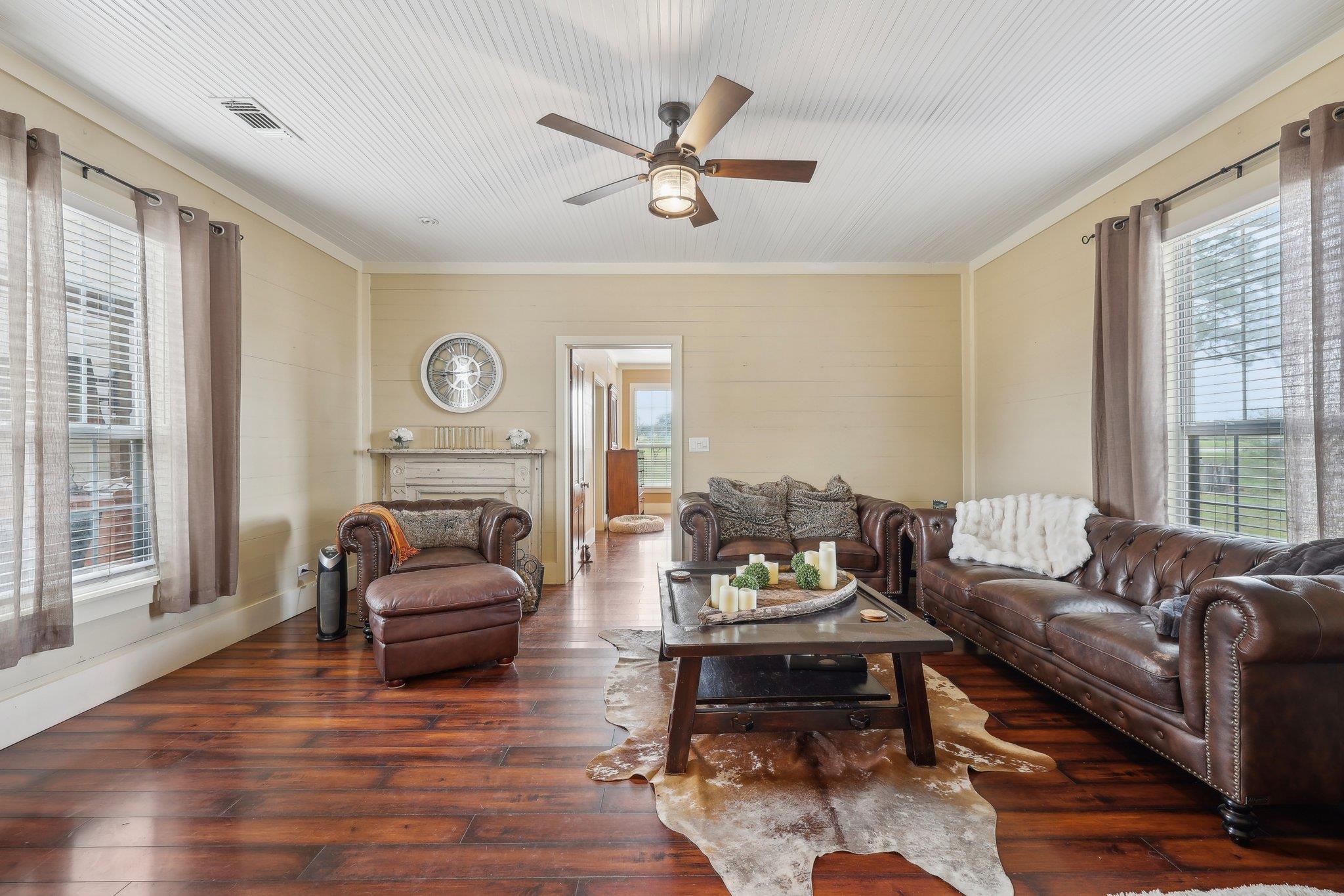 1200 County Road 211, Giddings, TX 78942