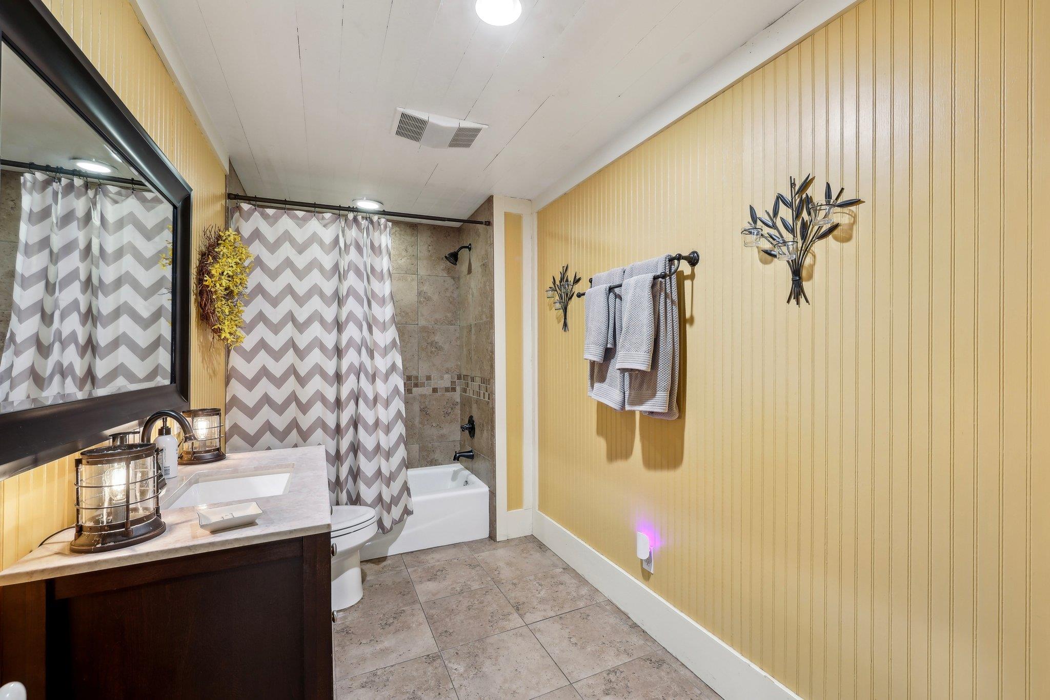 1200 County Road 211, Giddings, TX 78942