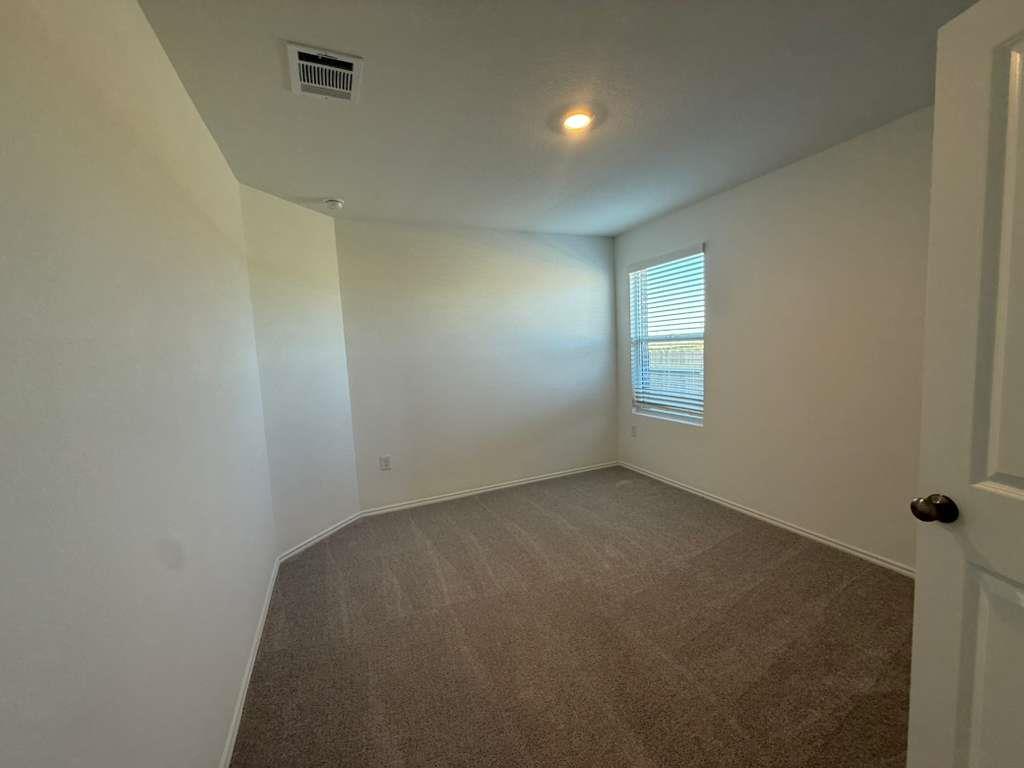 200 Herald Dr, Hutto, TX 78634