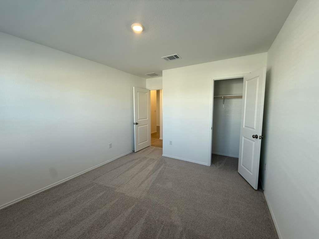 200 Herald Dr, Hutto, TX 78634