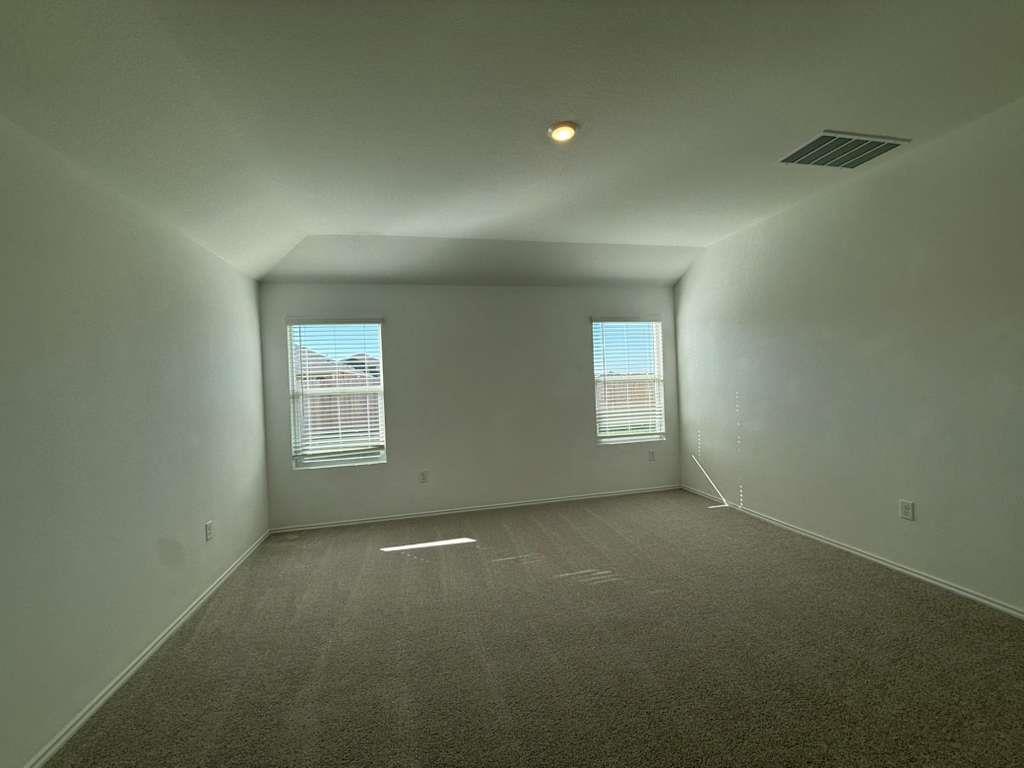 200 Herald Dr, Hutto, TX 78634