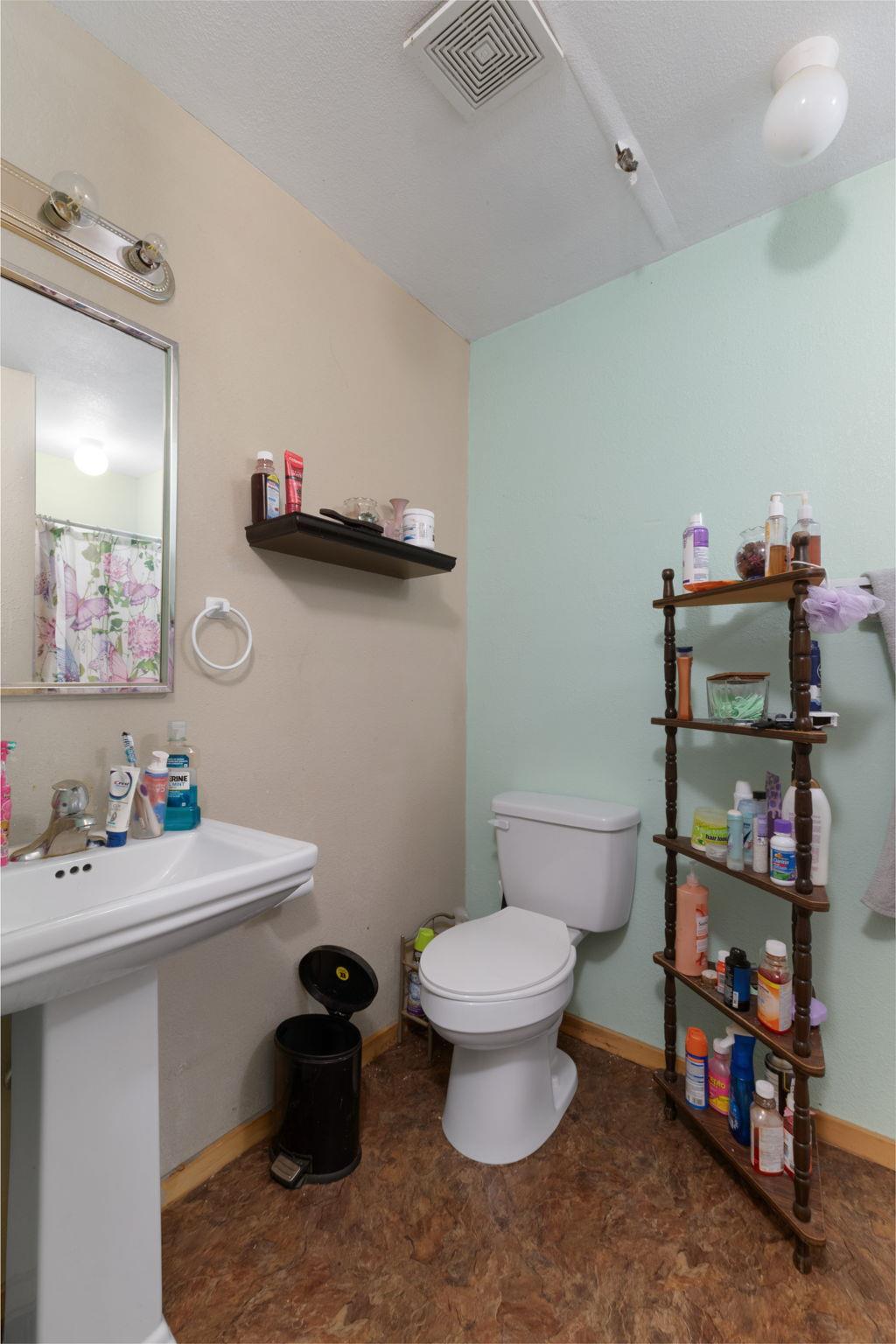 835 Whited St, Tow, TX 78672