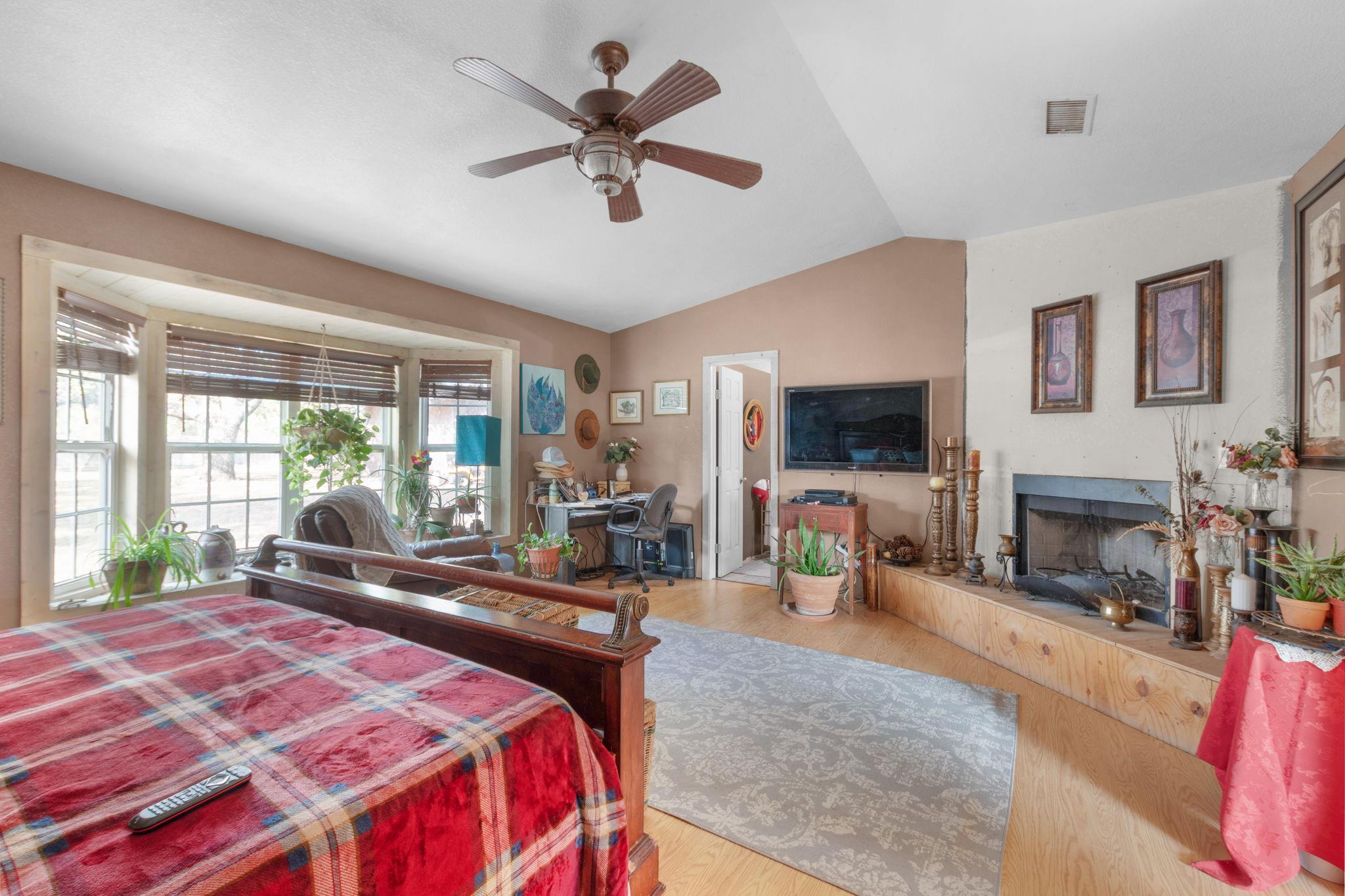 835 Whited St, Tow, TX 78672