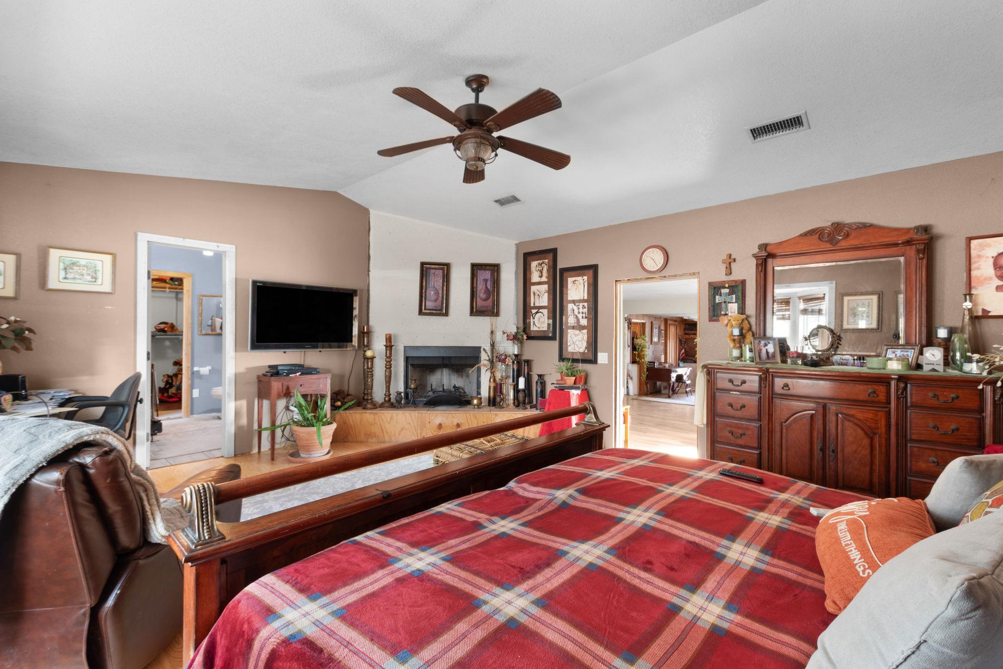 835 Whited St, Tow, TX 78672